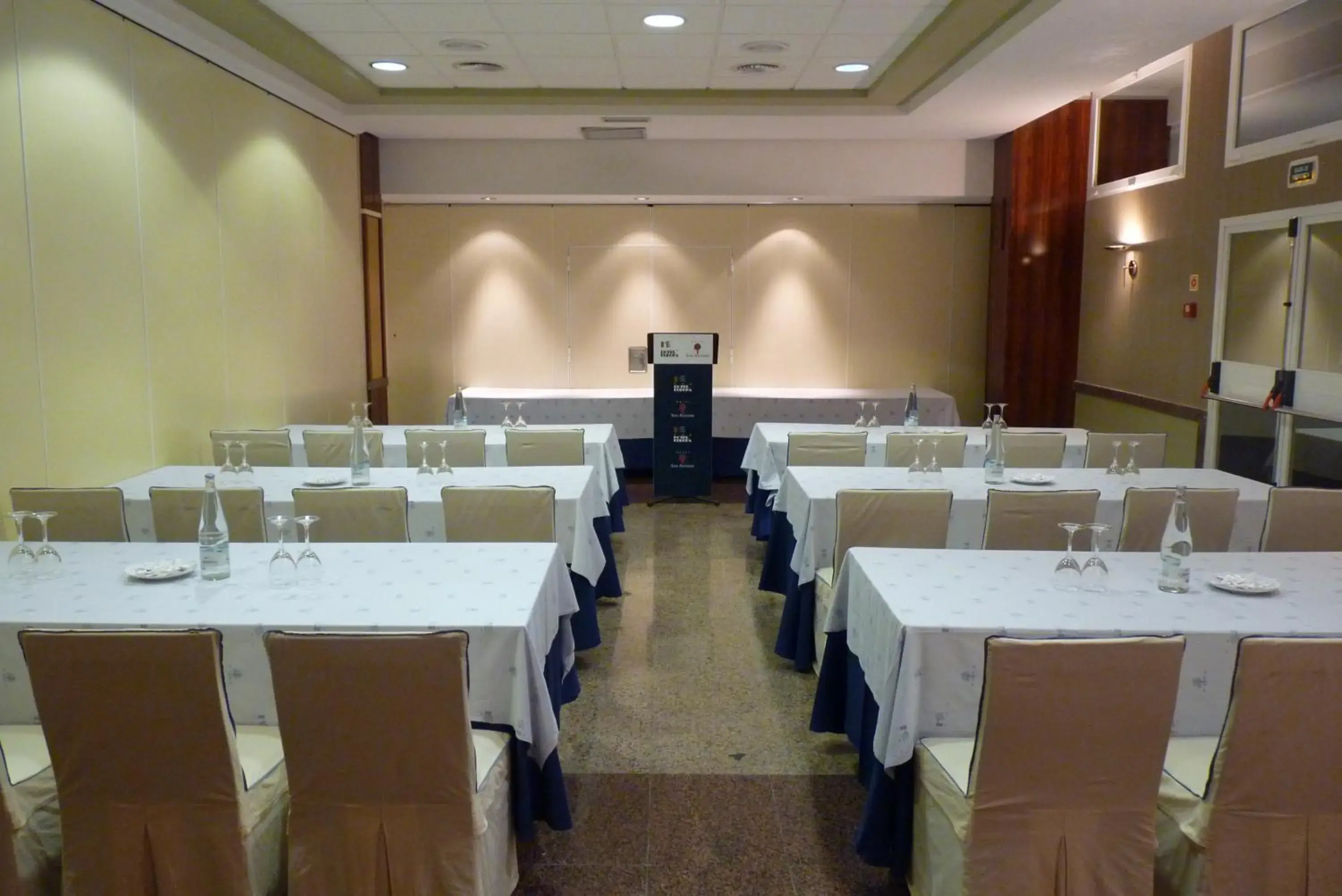 Business facilities in Hotel Europa