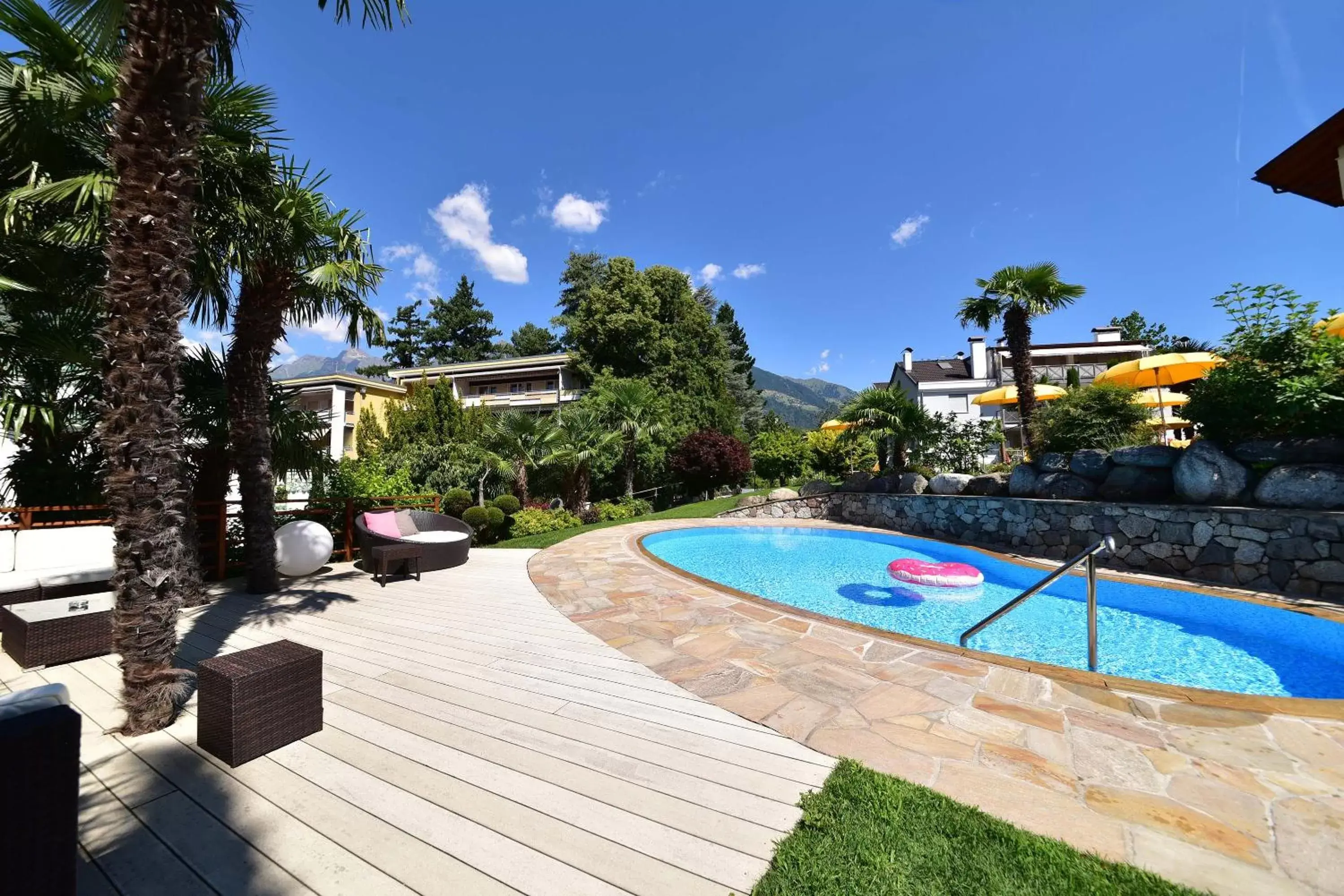 Swimming Pool in Hotel Sonnenburg