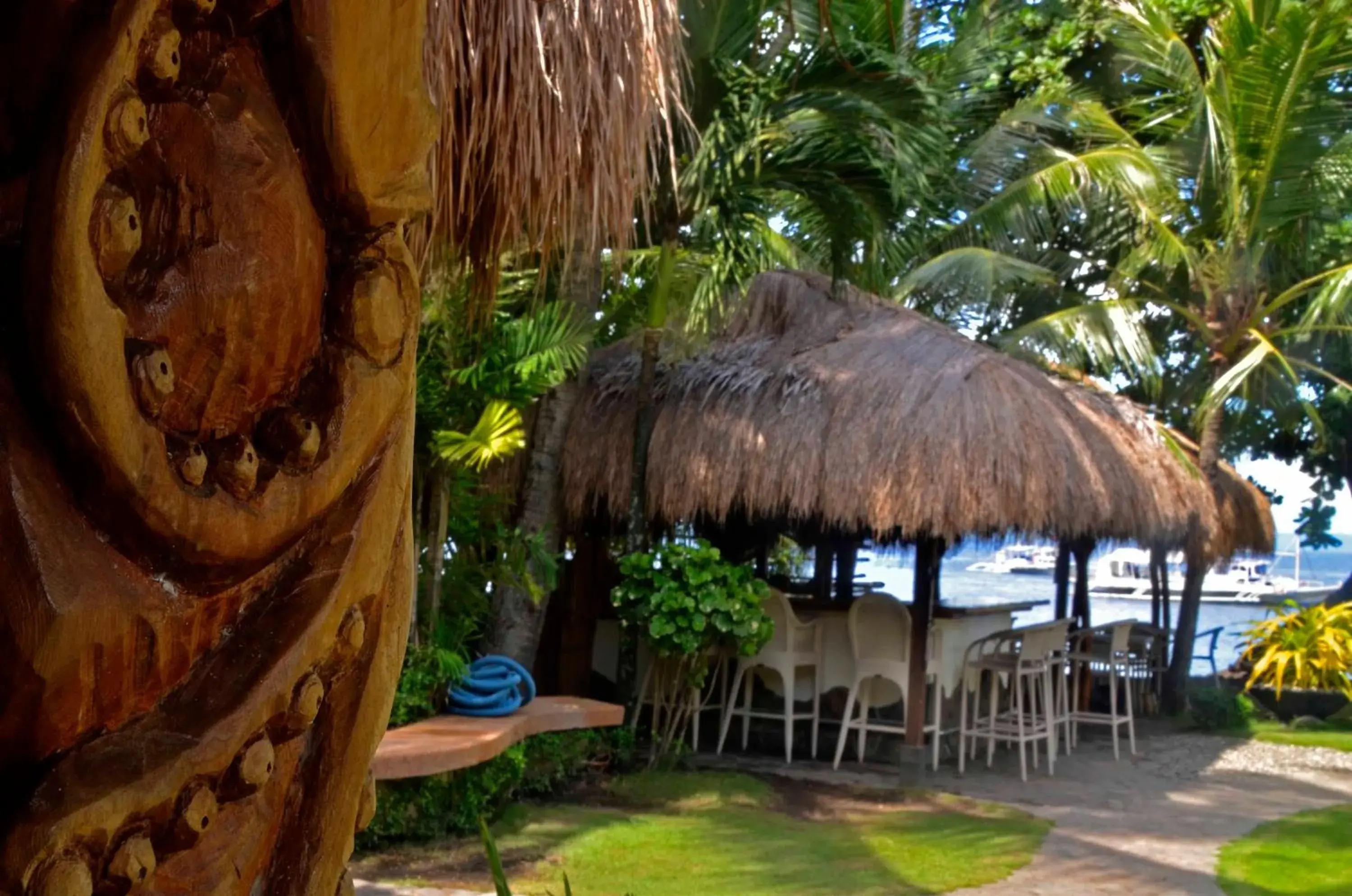 Restaurant/places to eat in Mike's Dauin Dive Resort