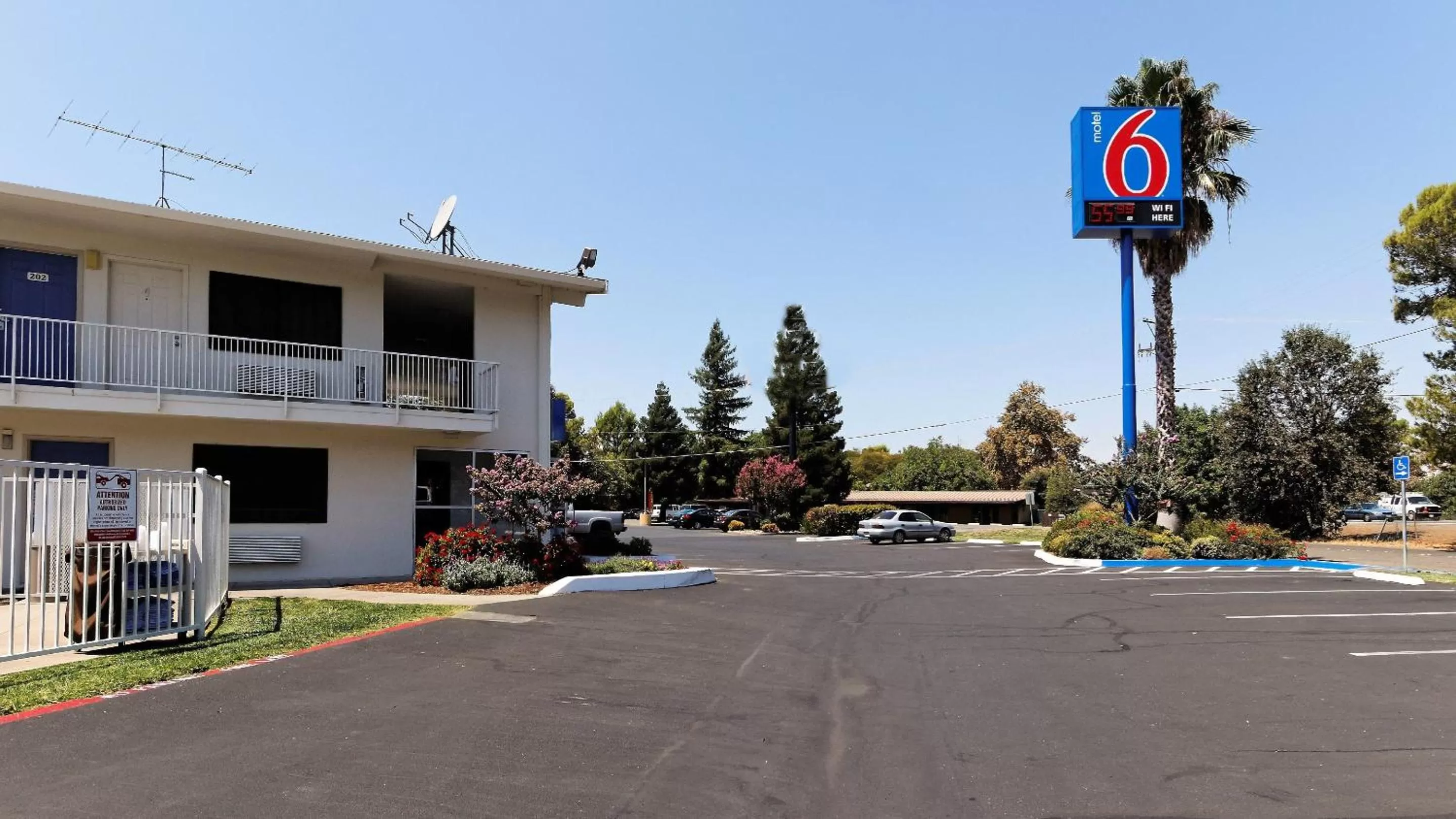 Property building in Motel 6-Chico, CA