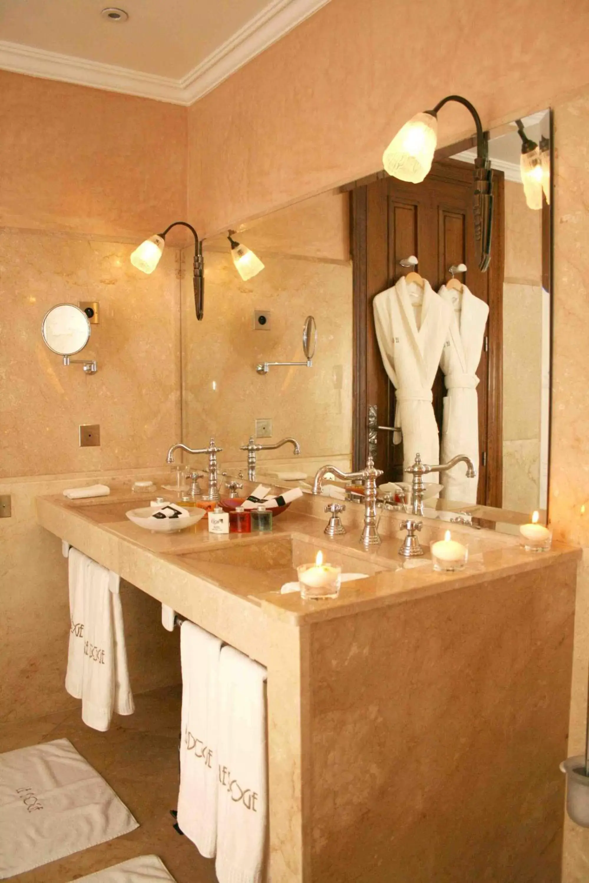 Bathroom in Hôtel particulier Le DOGE - Relais & Châteaux