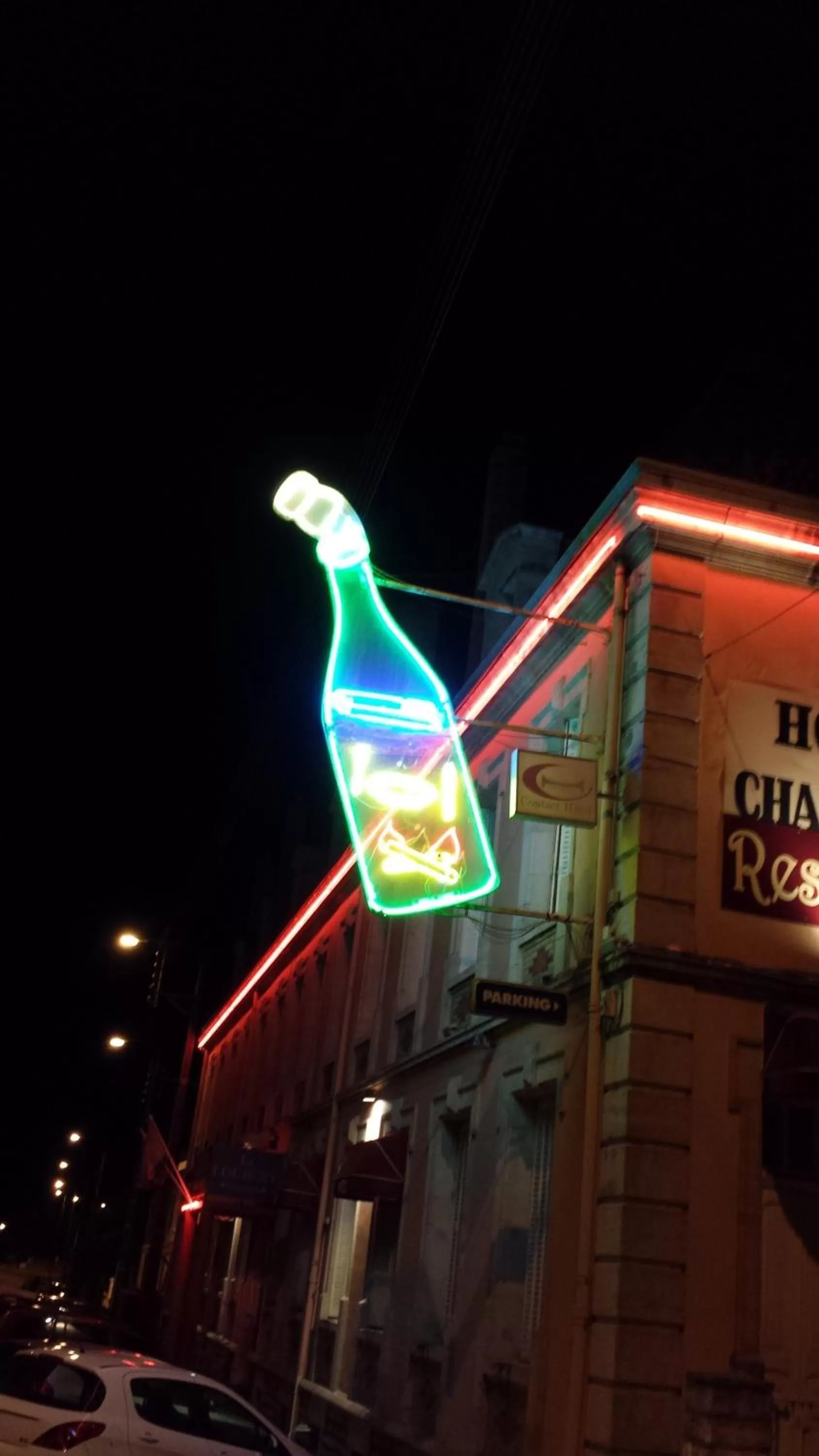 Facade/entrance in Hôtel De Champagne