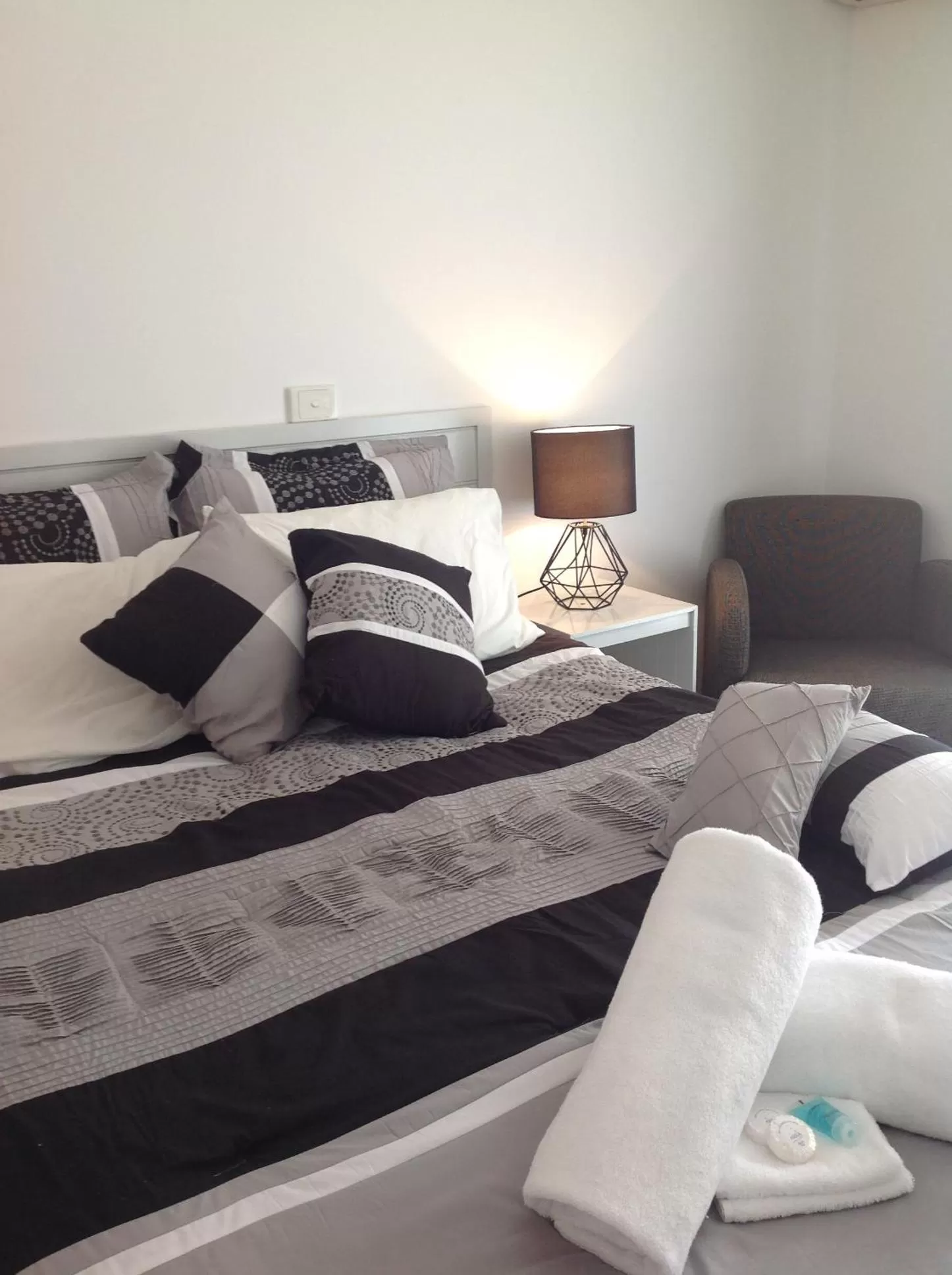 Bed in Motel Farnboro