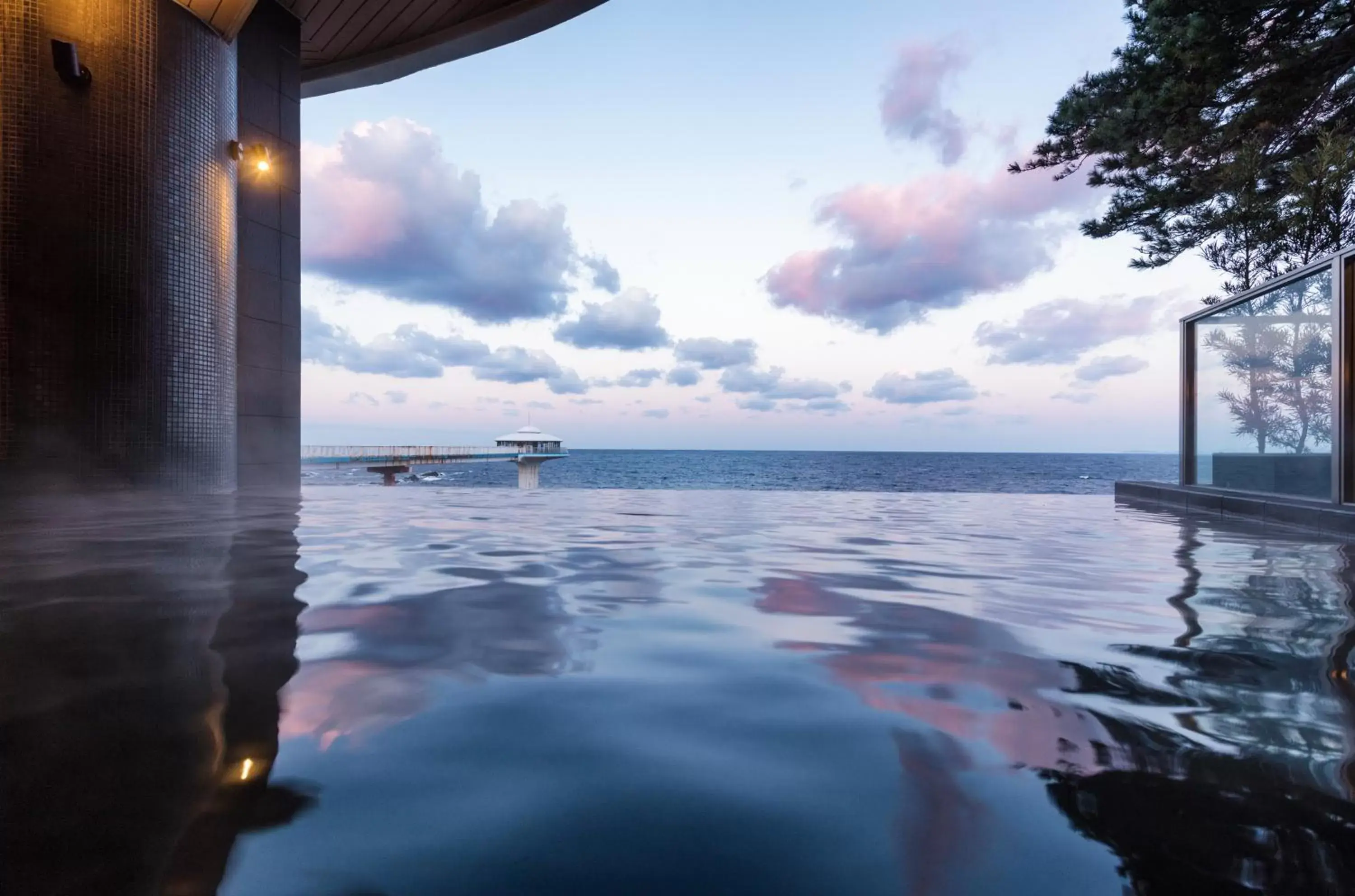 Swimming Pool in Shirahama Key Terrace Hotel Seamore