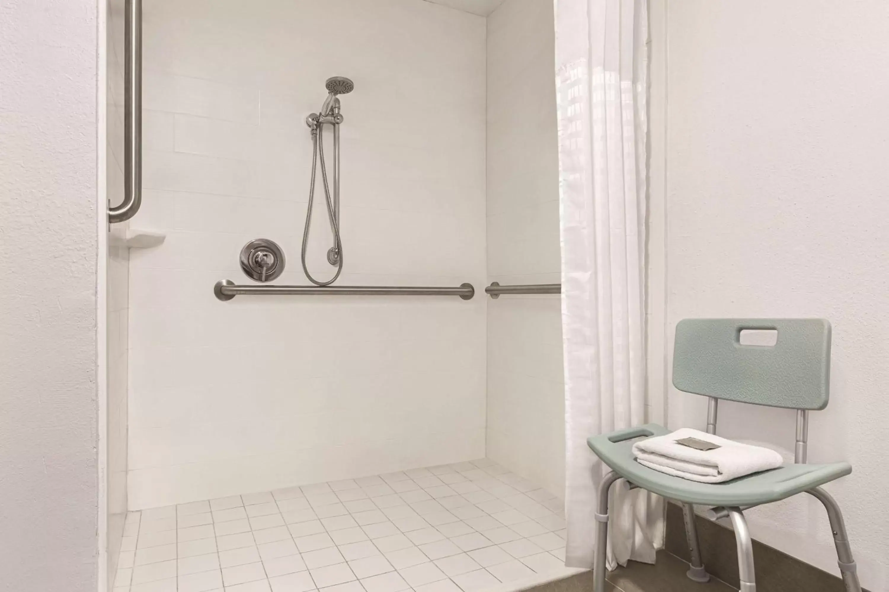 Bathroom in Country Inn & Suites by Radisson, Dunn, NC