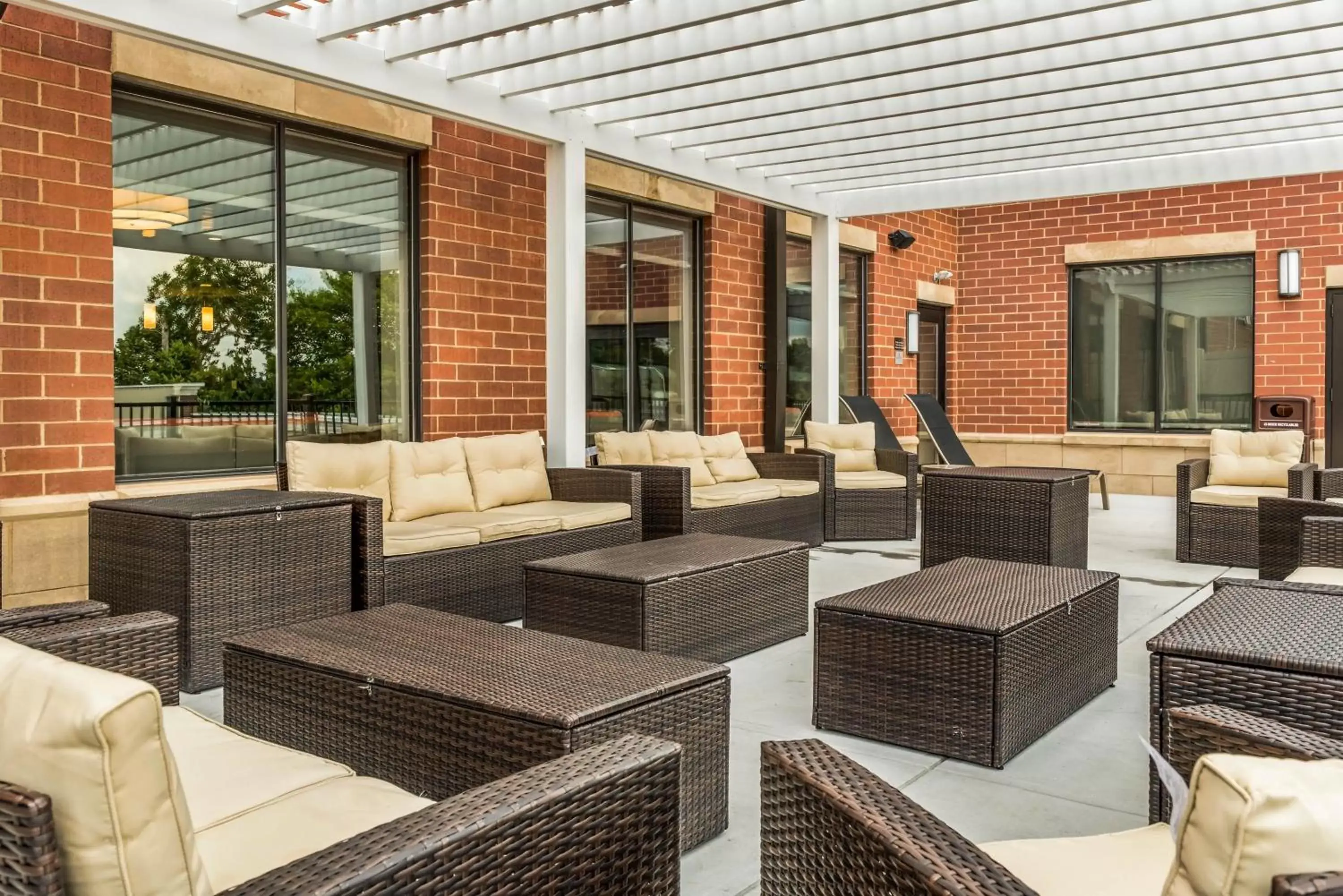 Patio in Comfort Suites Florence - Cincinnati South