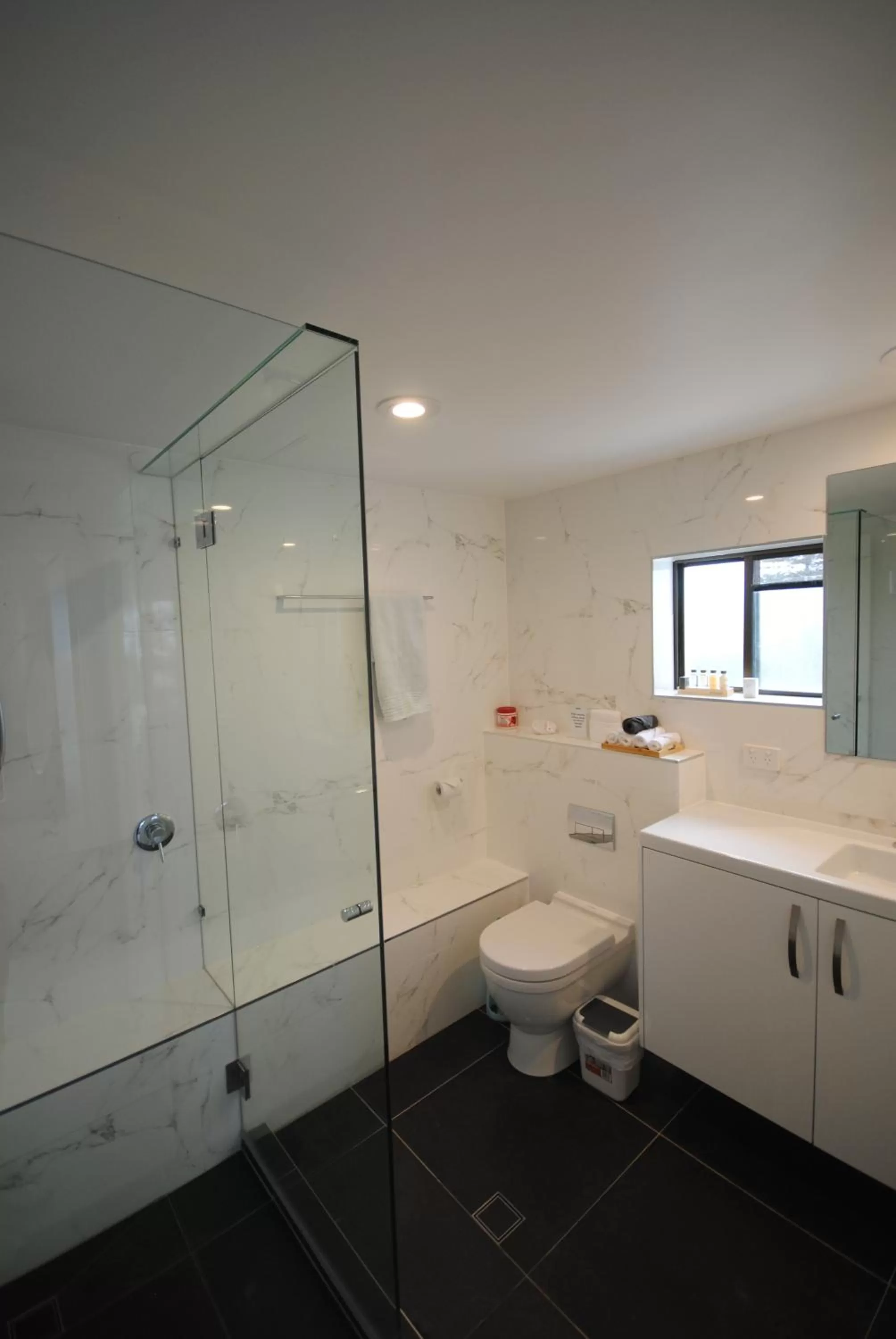 Bathroom in Albatross North Apartments