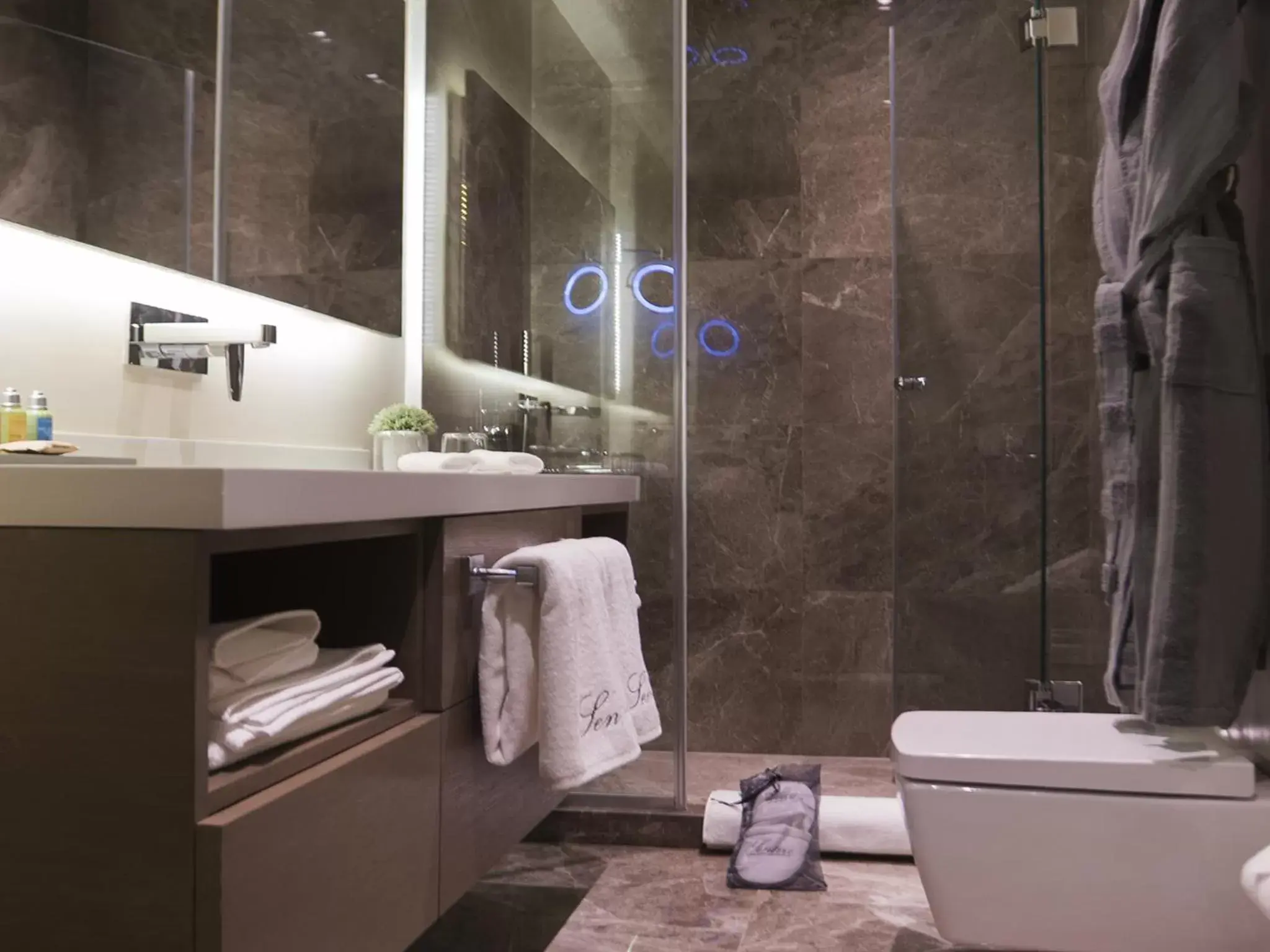 Photo of the whole room, Bathroom in Sentire Hotels & Residences