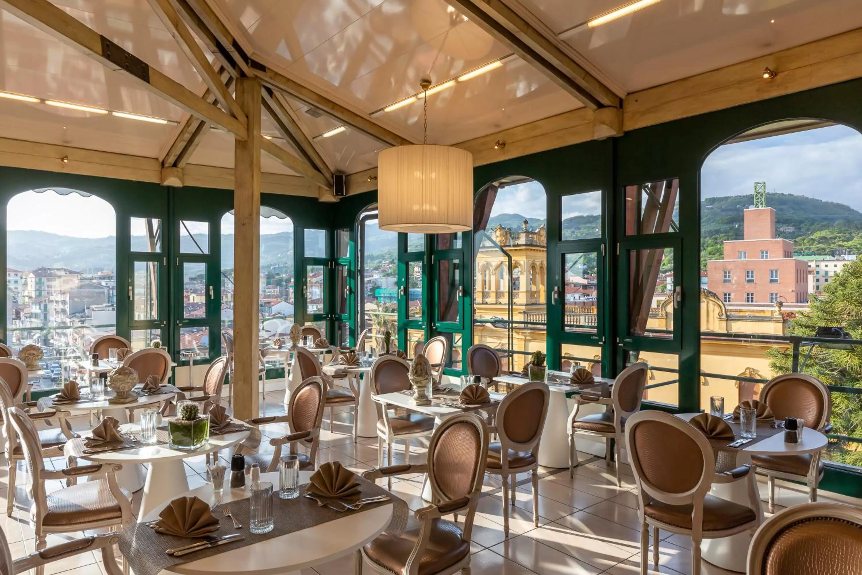 Restaurant/places to eat in Hotel Columbia Wellness & Spa