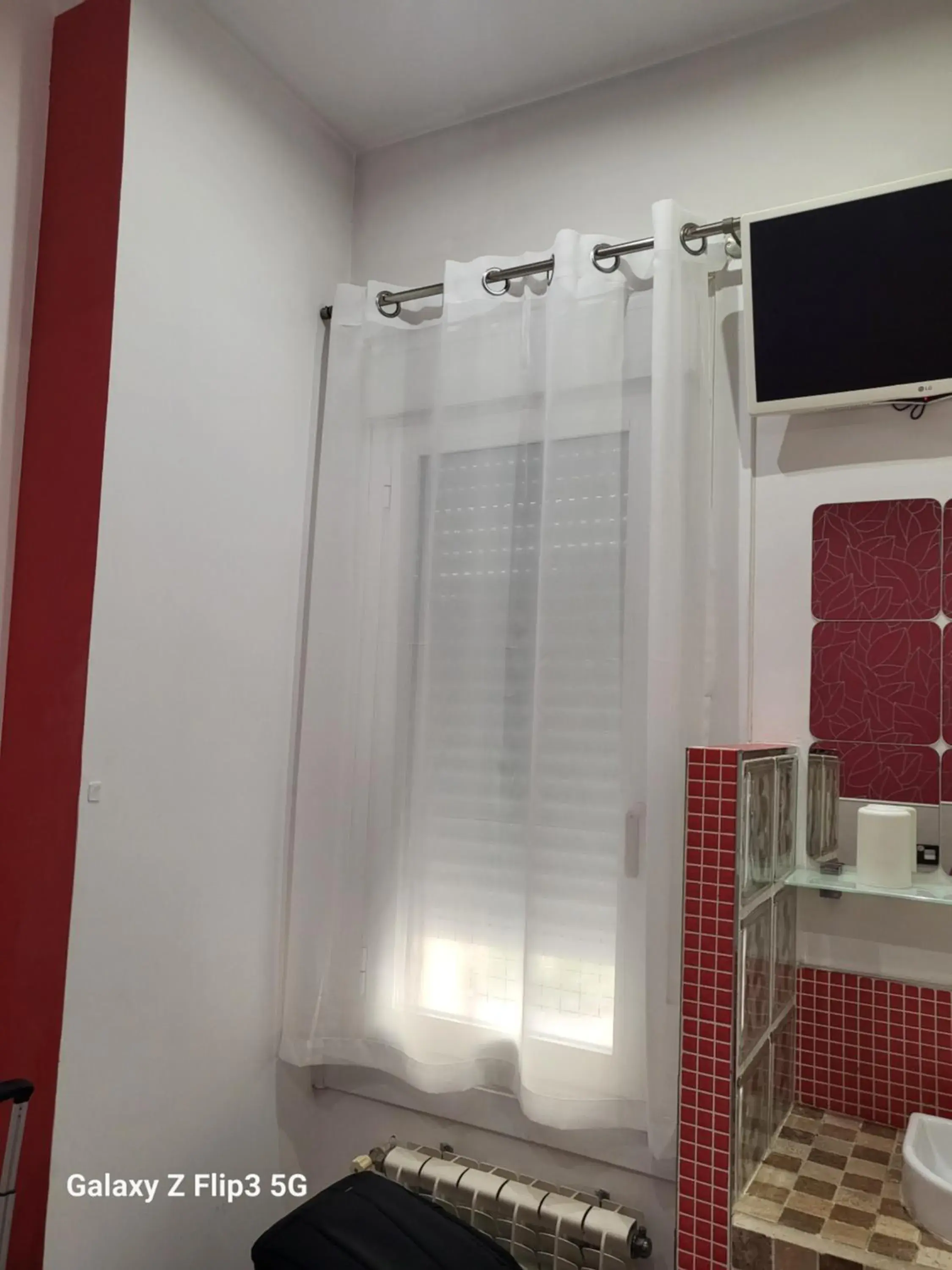 TV and multimedia, Bathroom in Hostal Inn Madrid