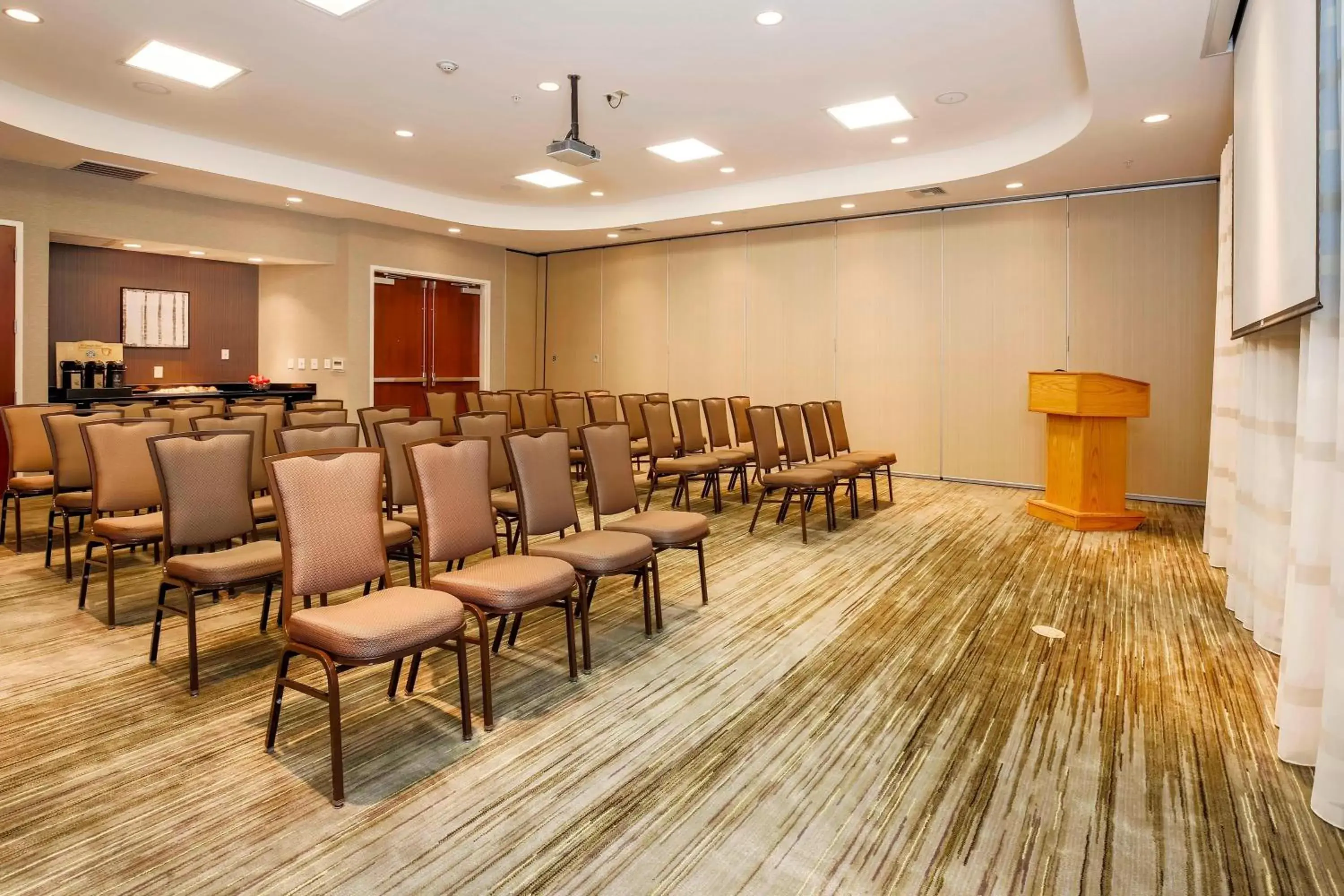Meeting/conference room in Courtyard by Marriott Dallas Arlington South