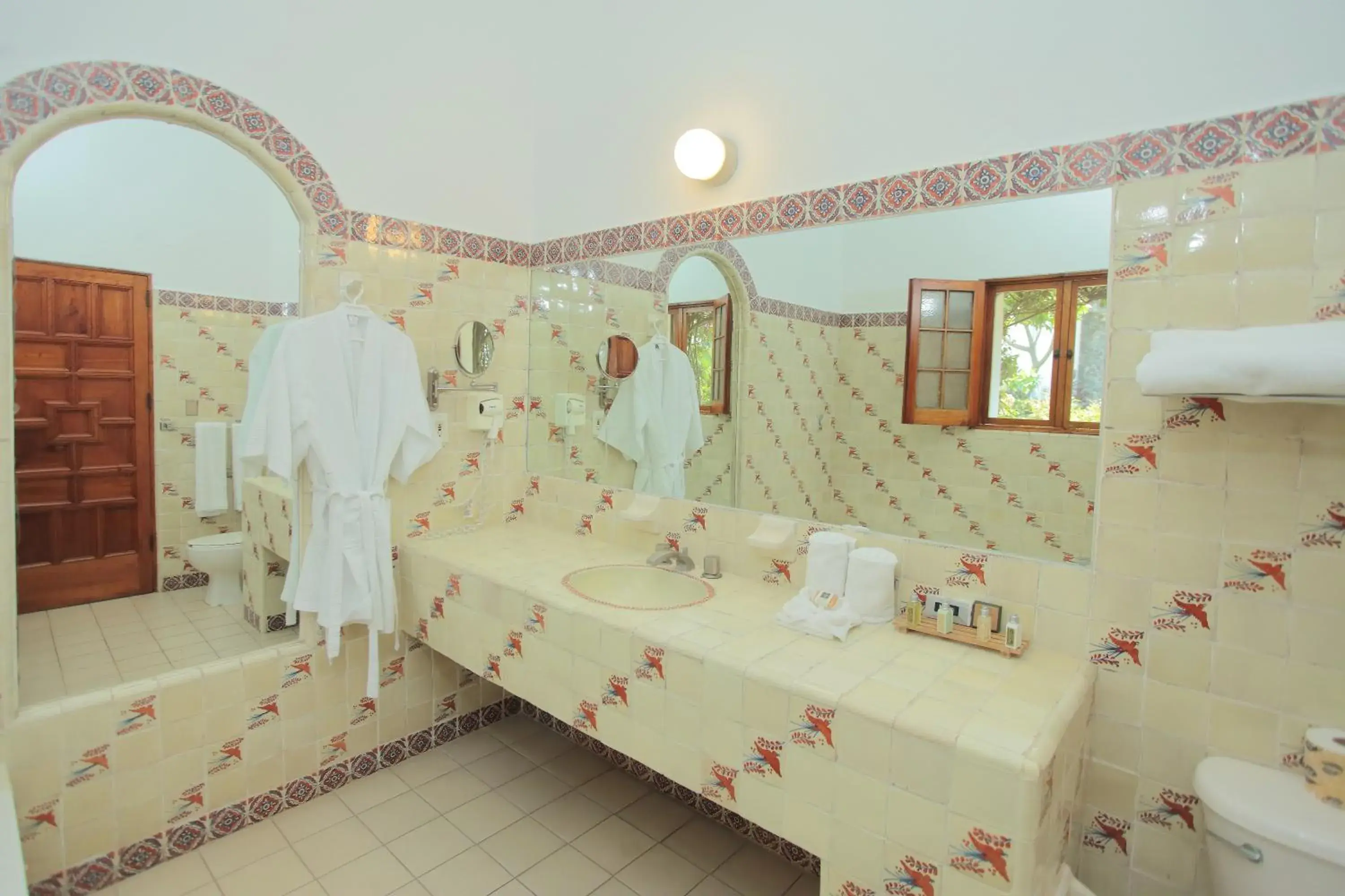 Hot Tub, Bathroom in Posada del Tepozteco