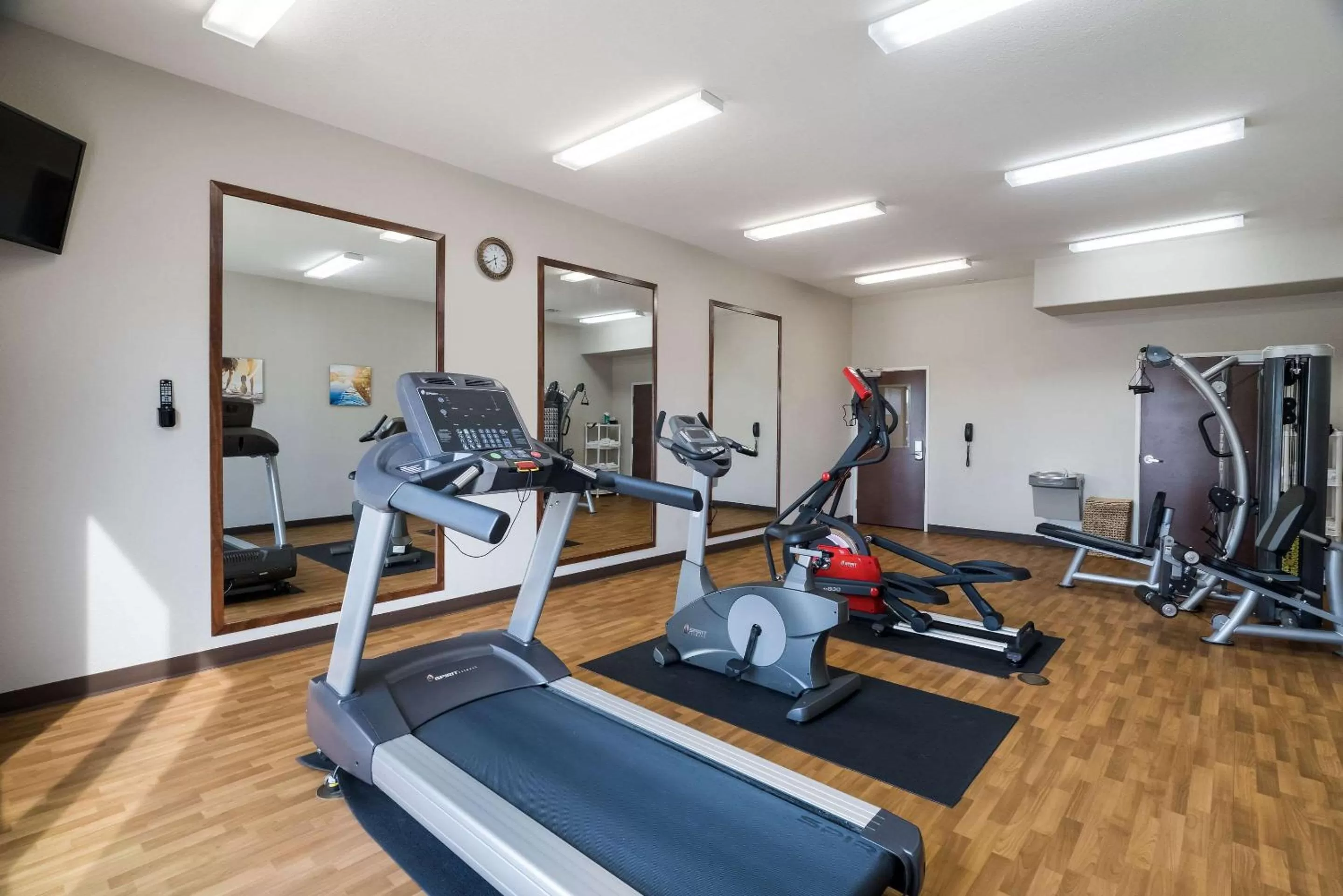 Fitness centre/facilities in Comfort Inn & Suites Victoria North