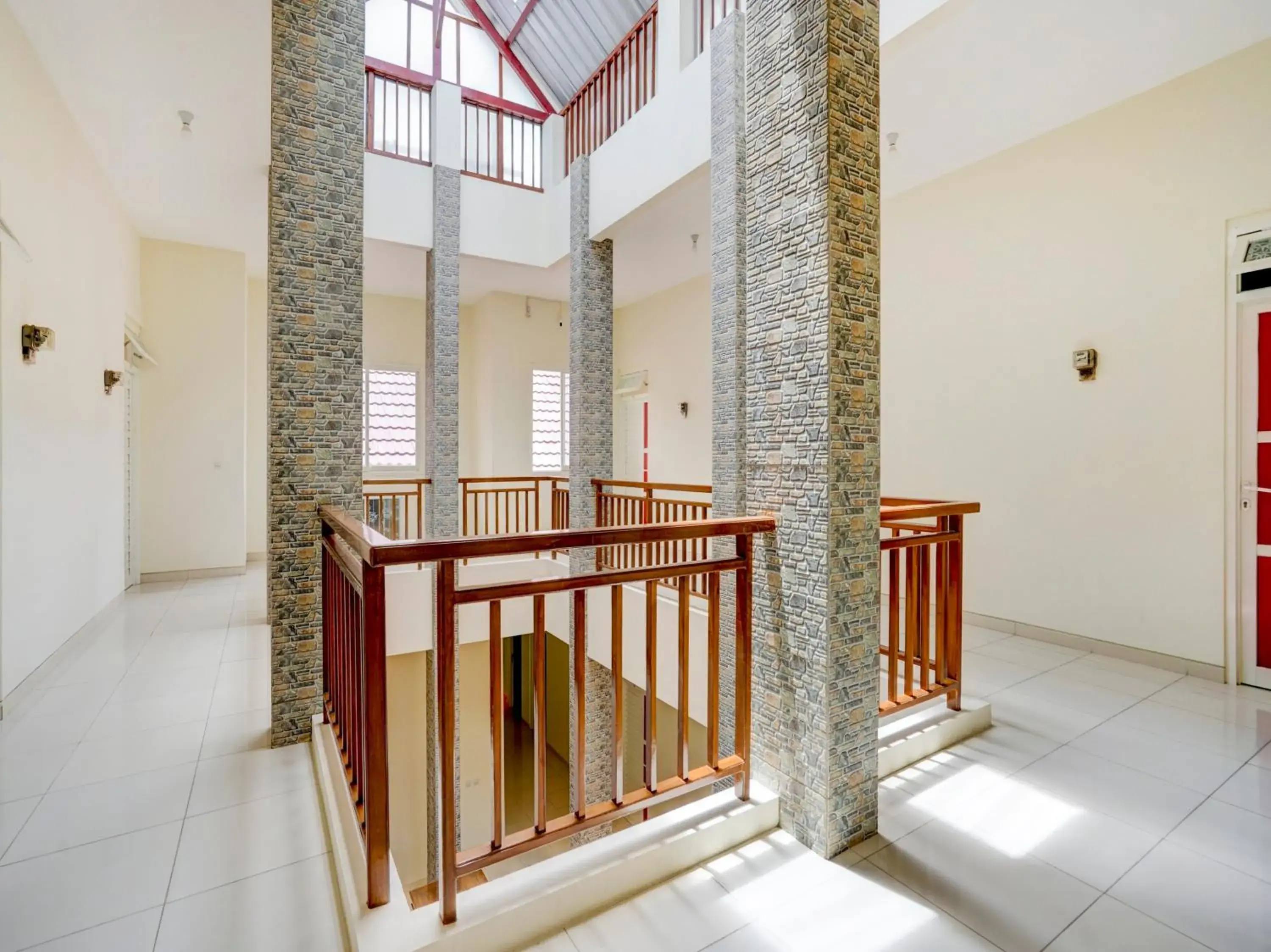 Area and facilities in OYO 90173 Innapp Tenggilis Family Residence