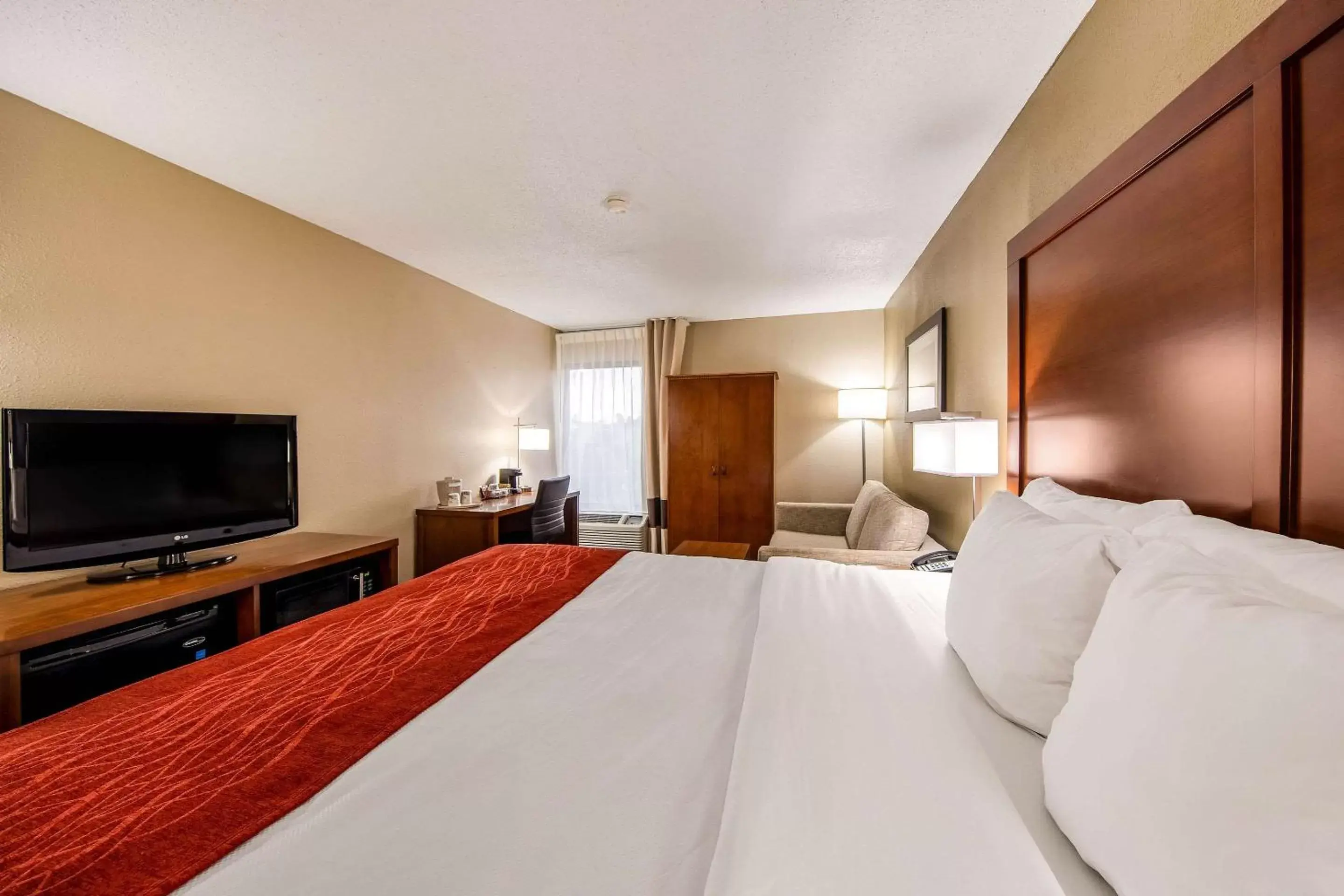 Photo of the whole room, Bed in Comfort Inn Greenville - Haywood Mall