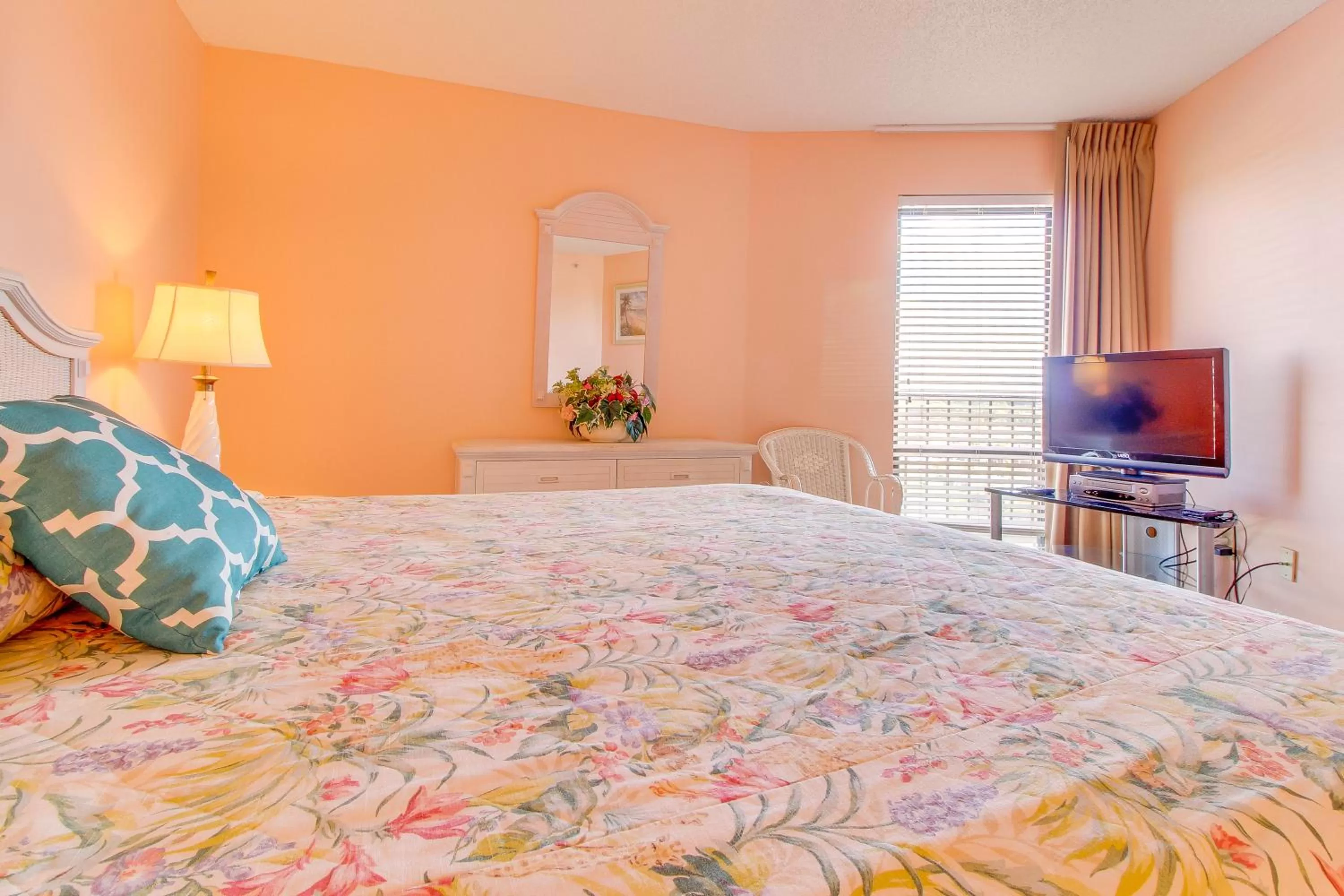 Bed in 1105 Edgewater Tower 3