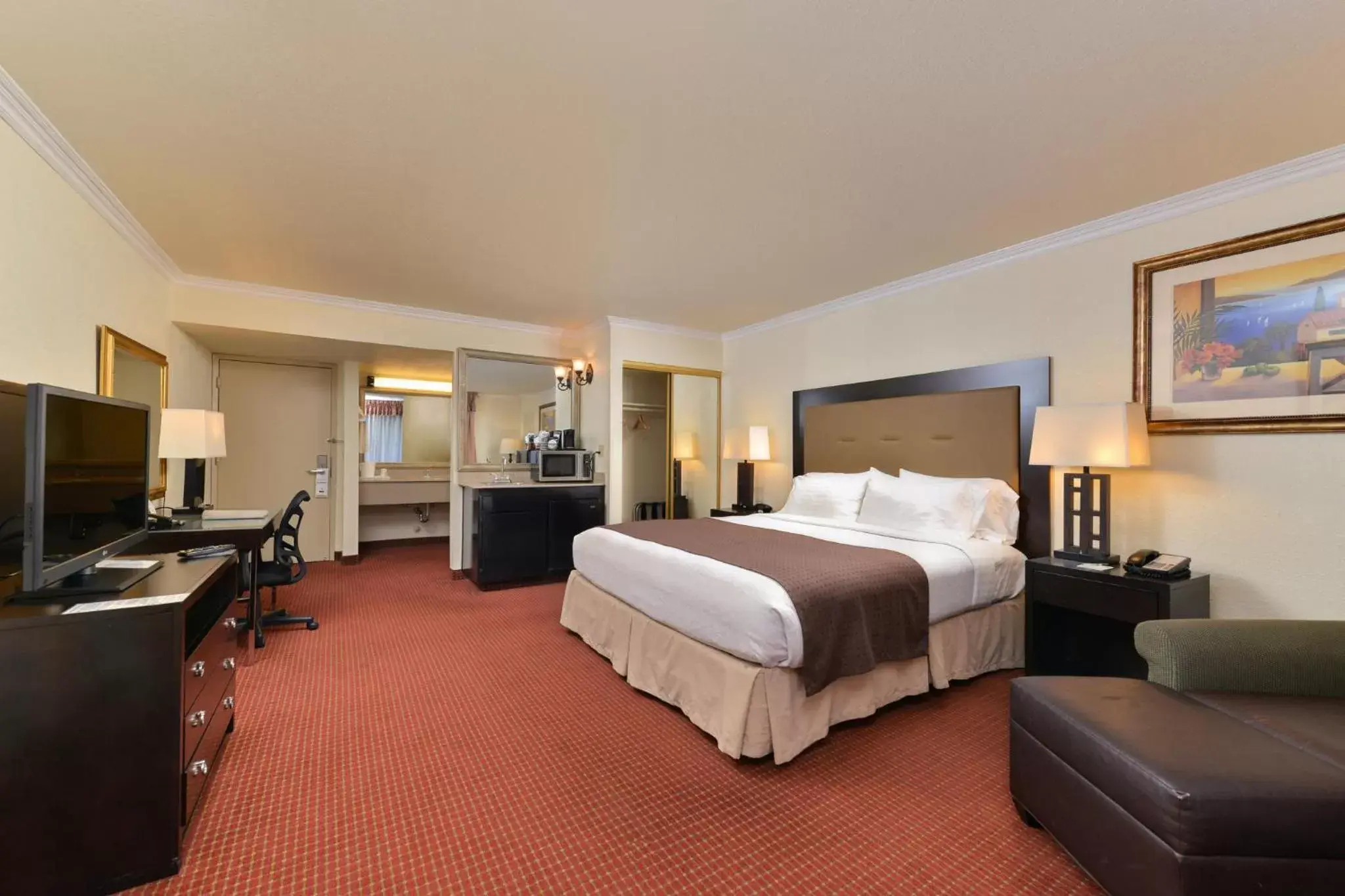 Photo of the whole room in Holiday Inn Rancho Cordova - Northeast Sacramento, an IHG Hotel