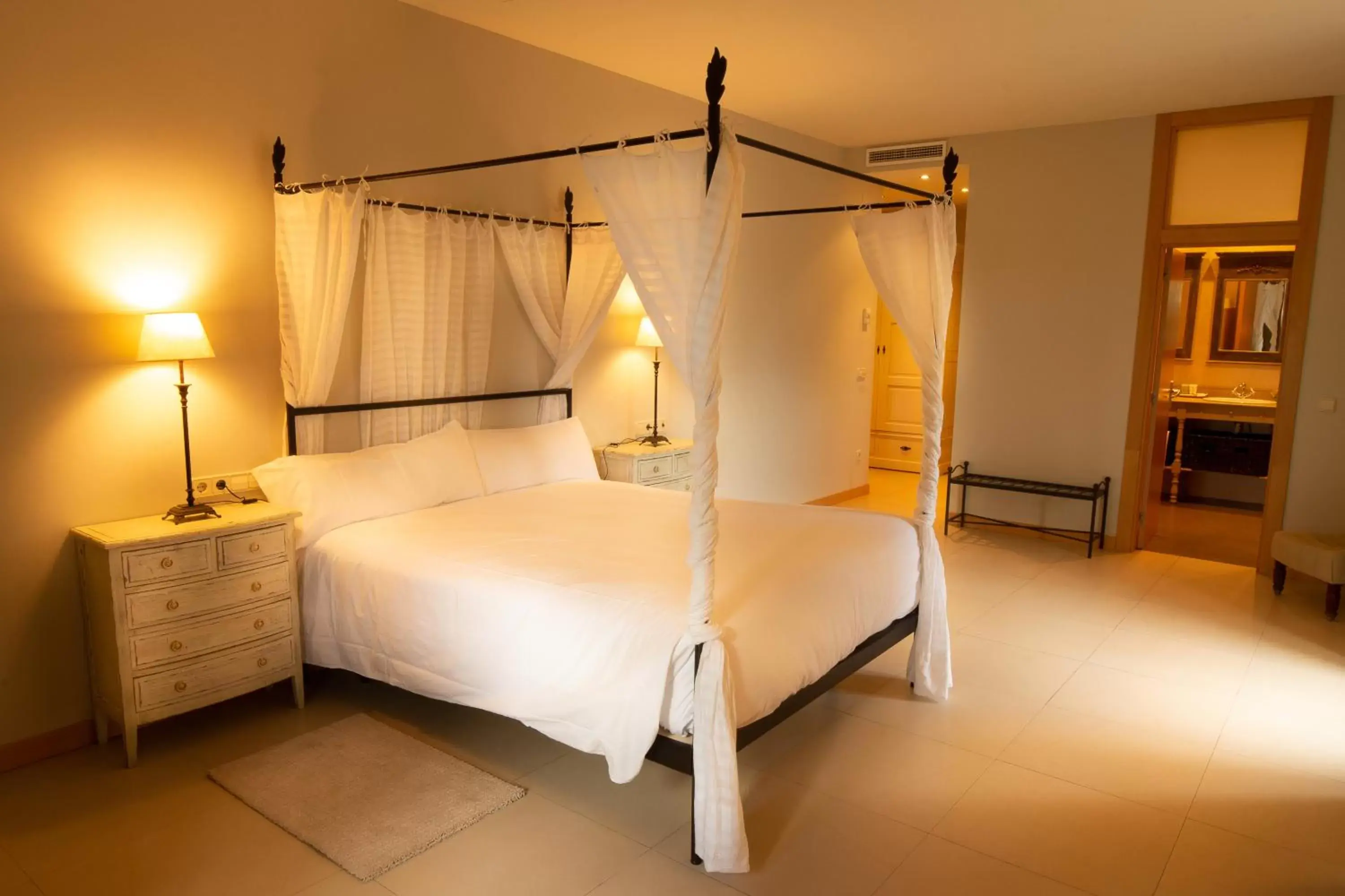 Bed in Hotel Villa Marcilla
