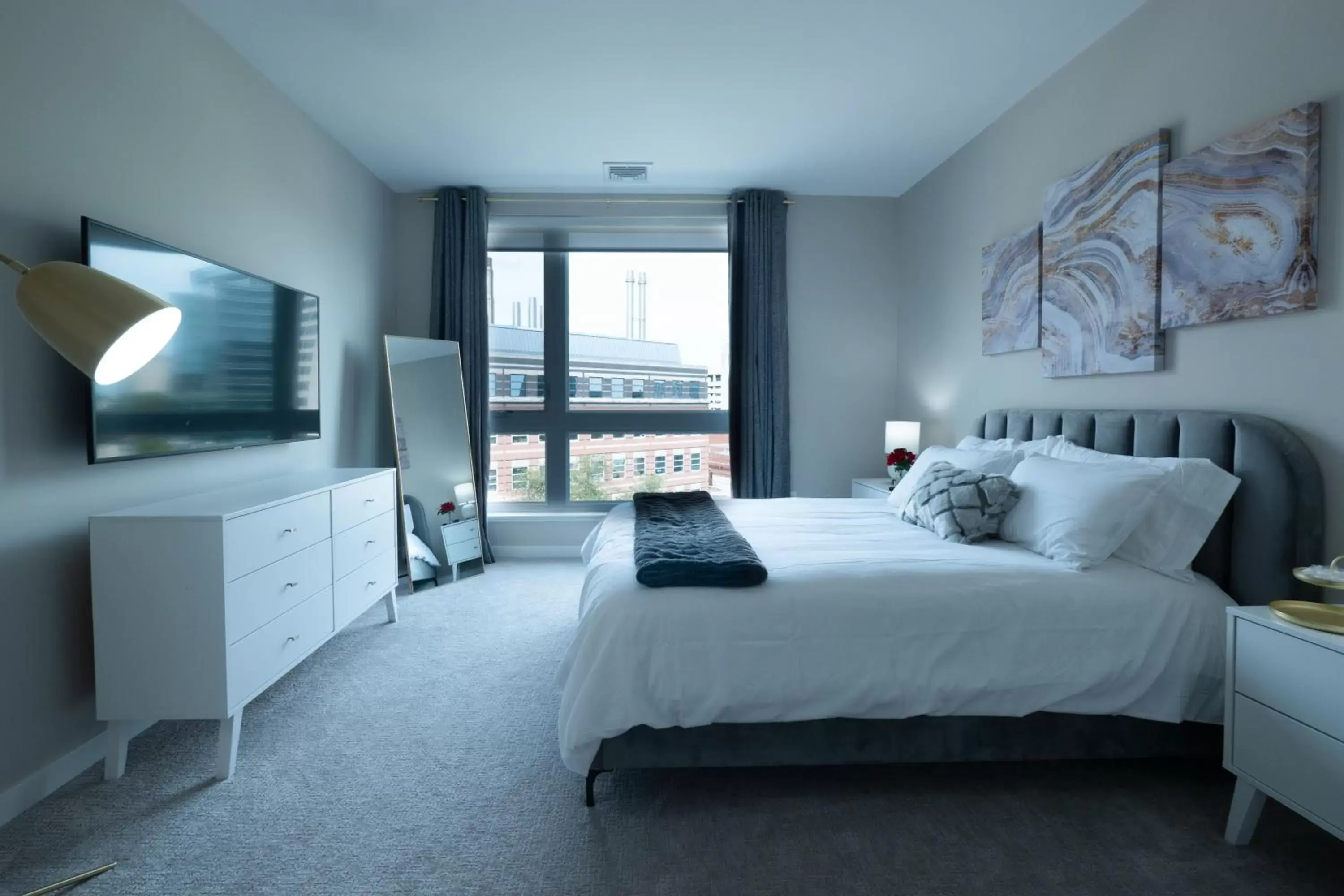 Bedroom in Luxury Furnished Apartments by Hyatus Downtown at Yale