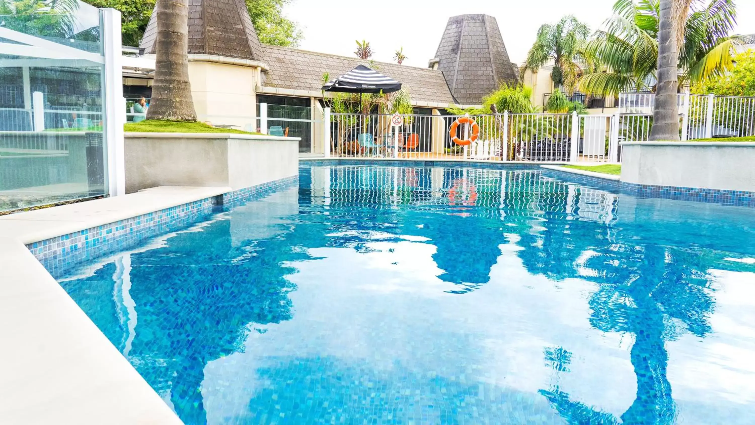 Swimming Pool in Holiday Inn Auckland Airport, an IHG Hotel