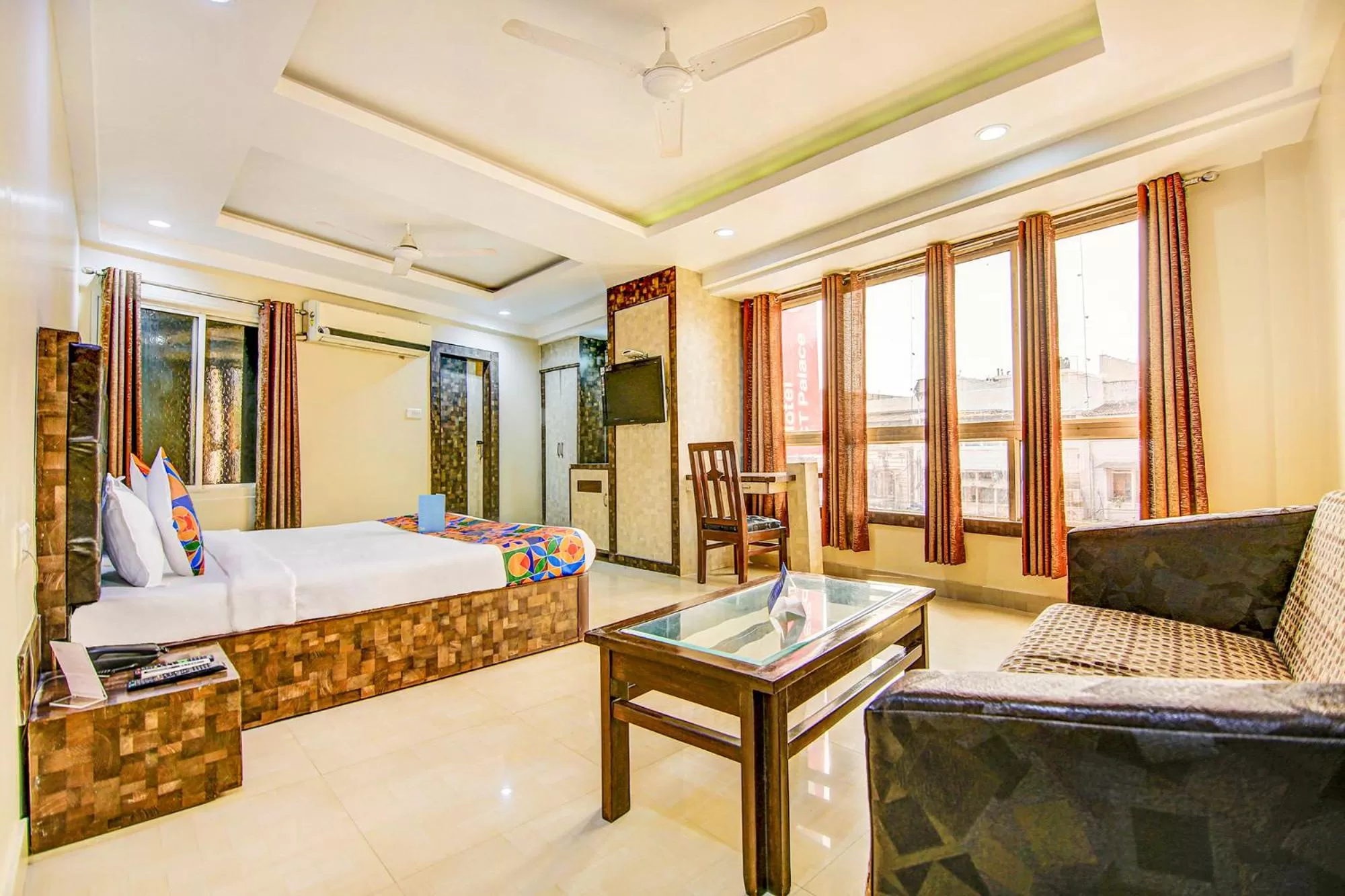 Bedroom, Bed in Via CT Palace