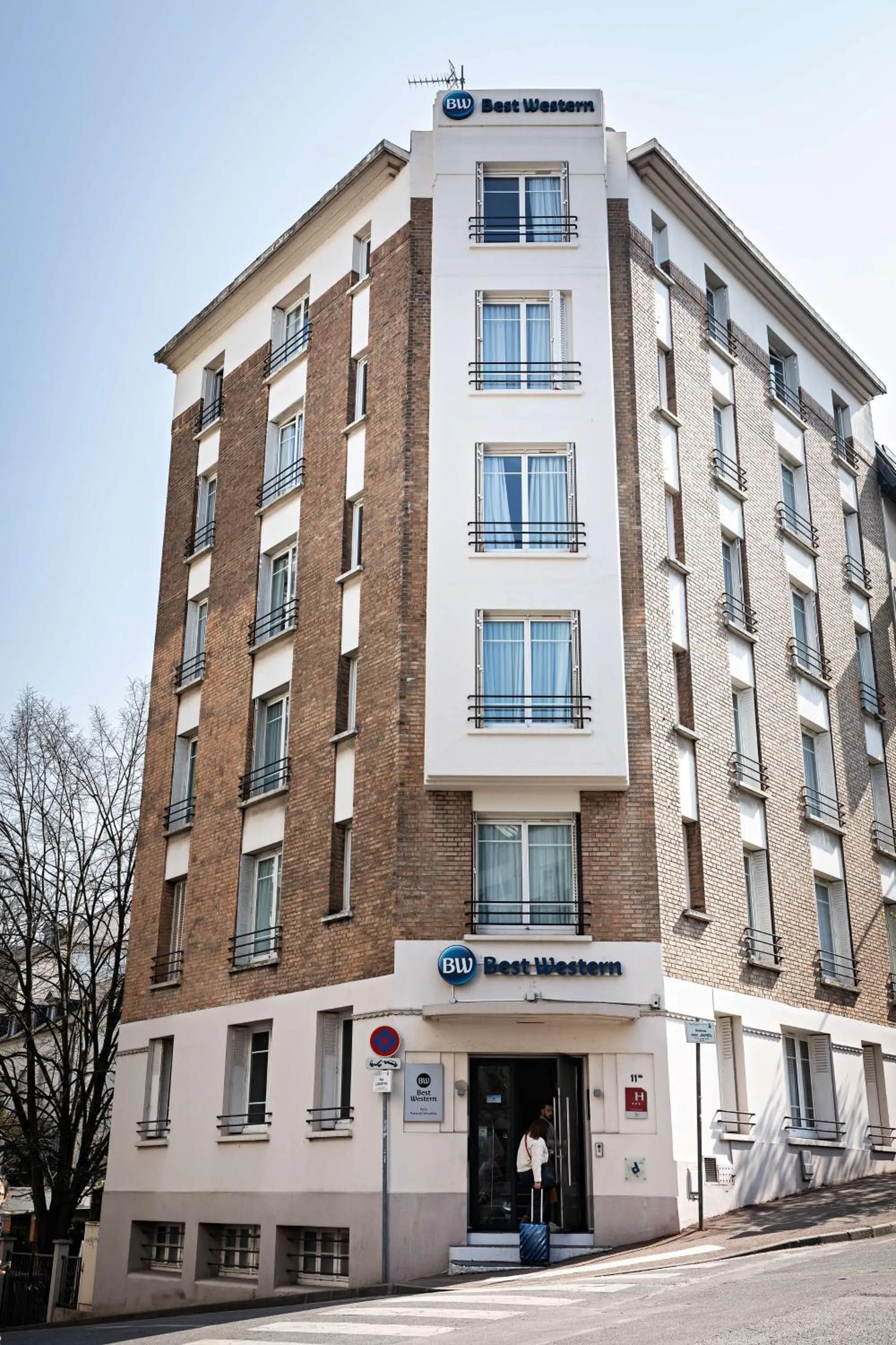 Property building in Best Western Paris Porte de Versailles