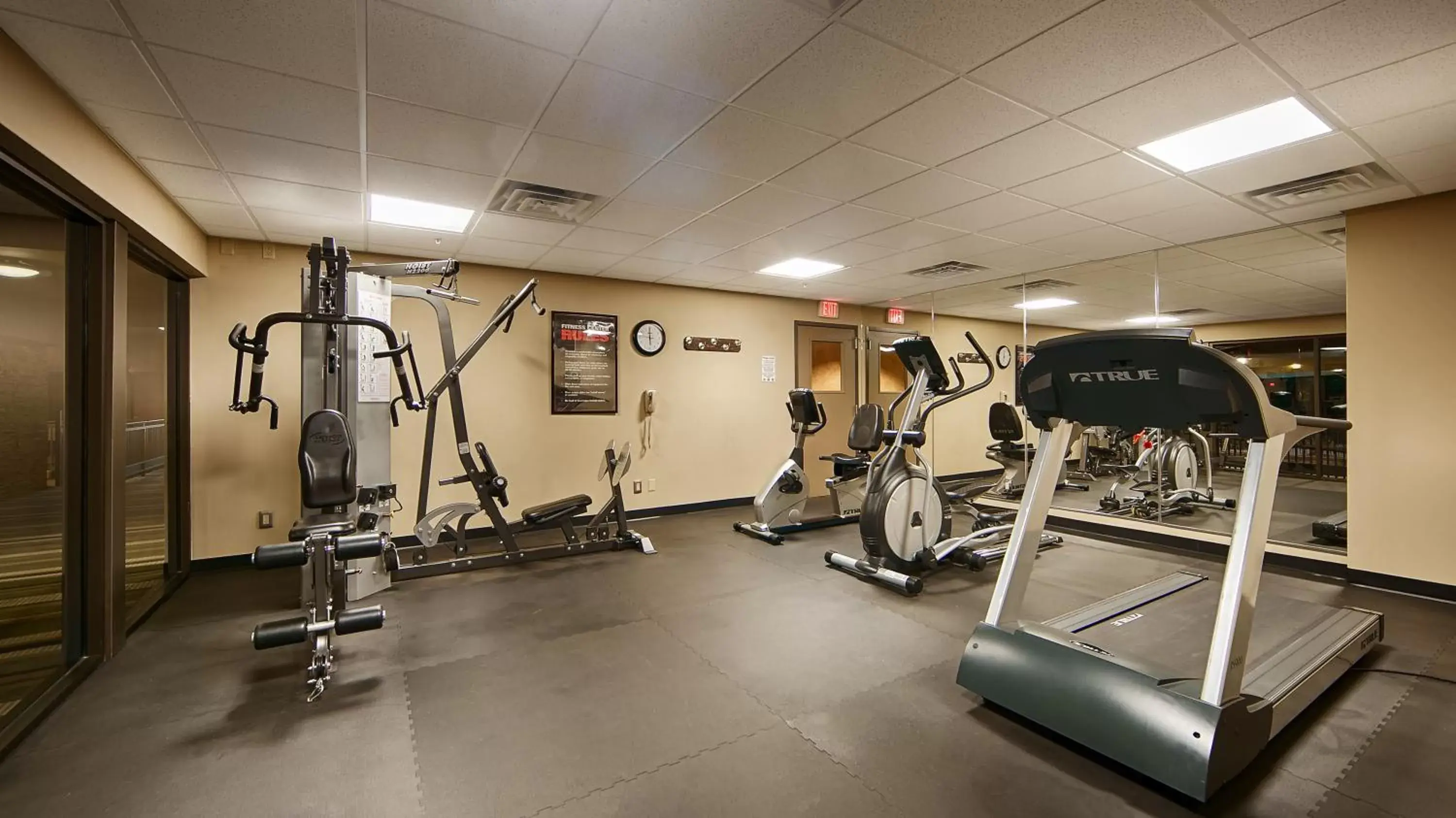 Fitness centre/facilities in Best Western Plus Raton Hotel Fitness centre/facilities in Best Western Plus Raton Hotel