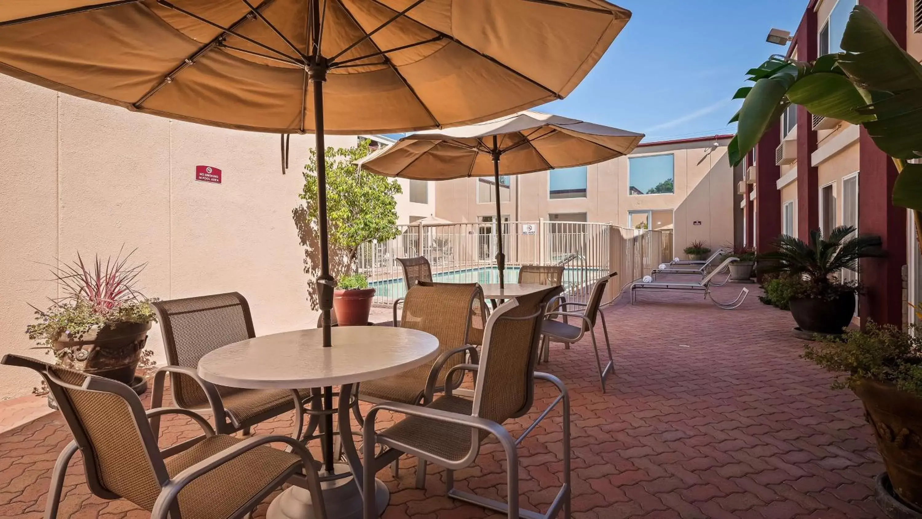 Photo of the whole room in Best Western Canoga Park Motor Inn