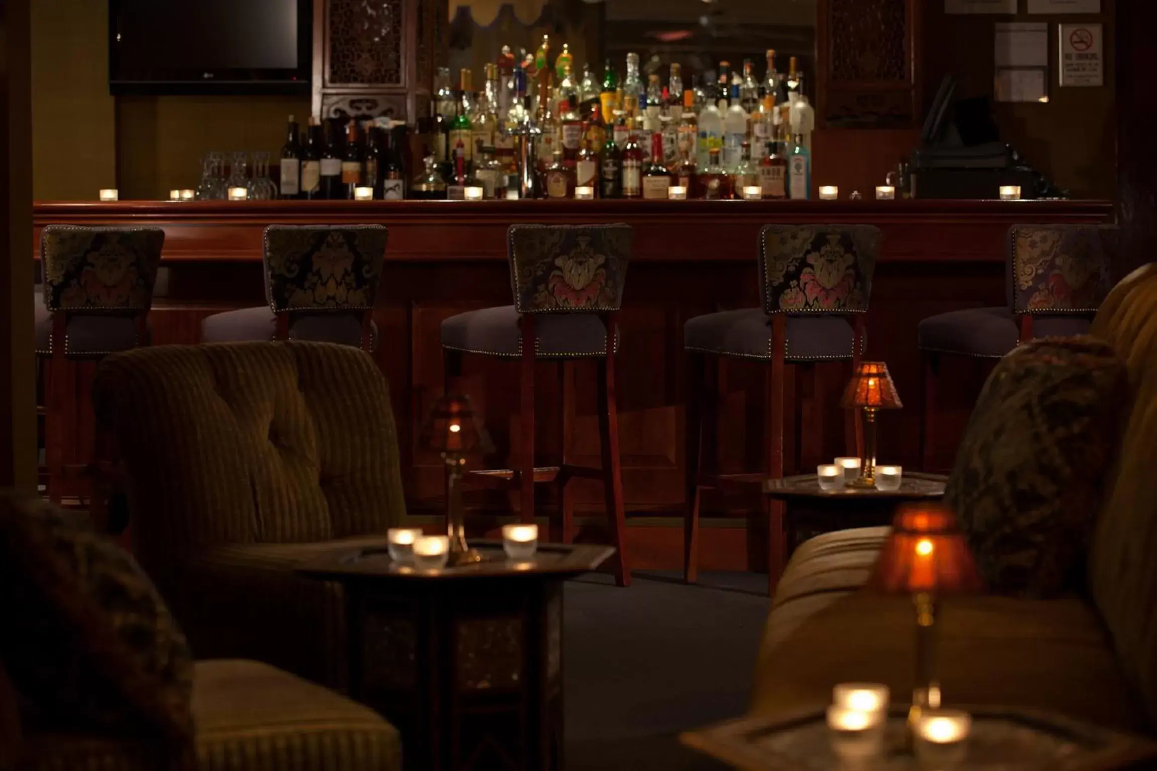 Lounge or bar in Hotel Lombardy Lounge or bar in Hotel Lombardy