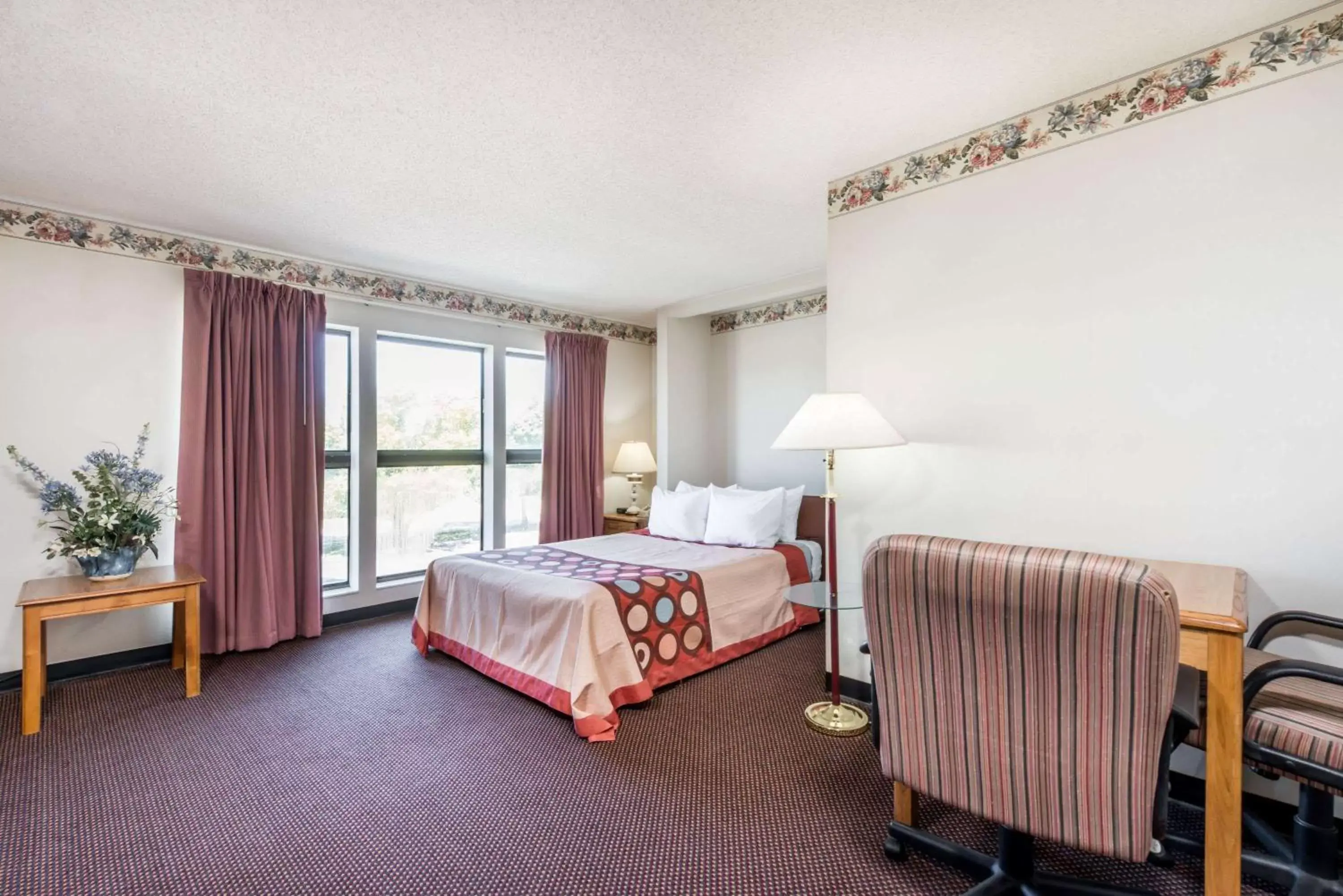Photo of the whole room, Bed in Super 8 by Wyndham Du Quoin