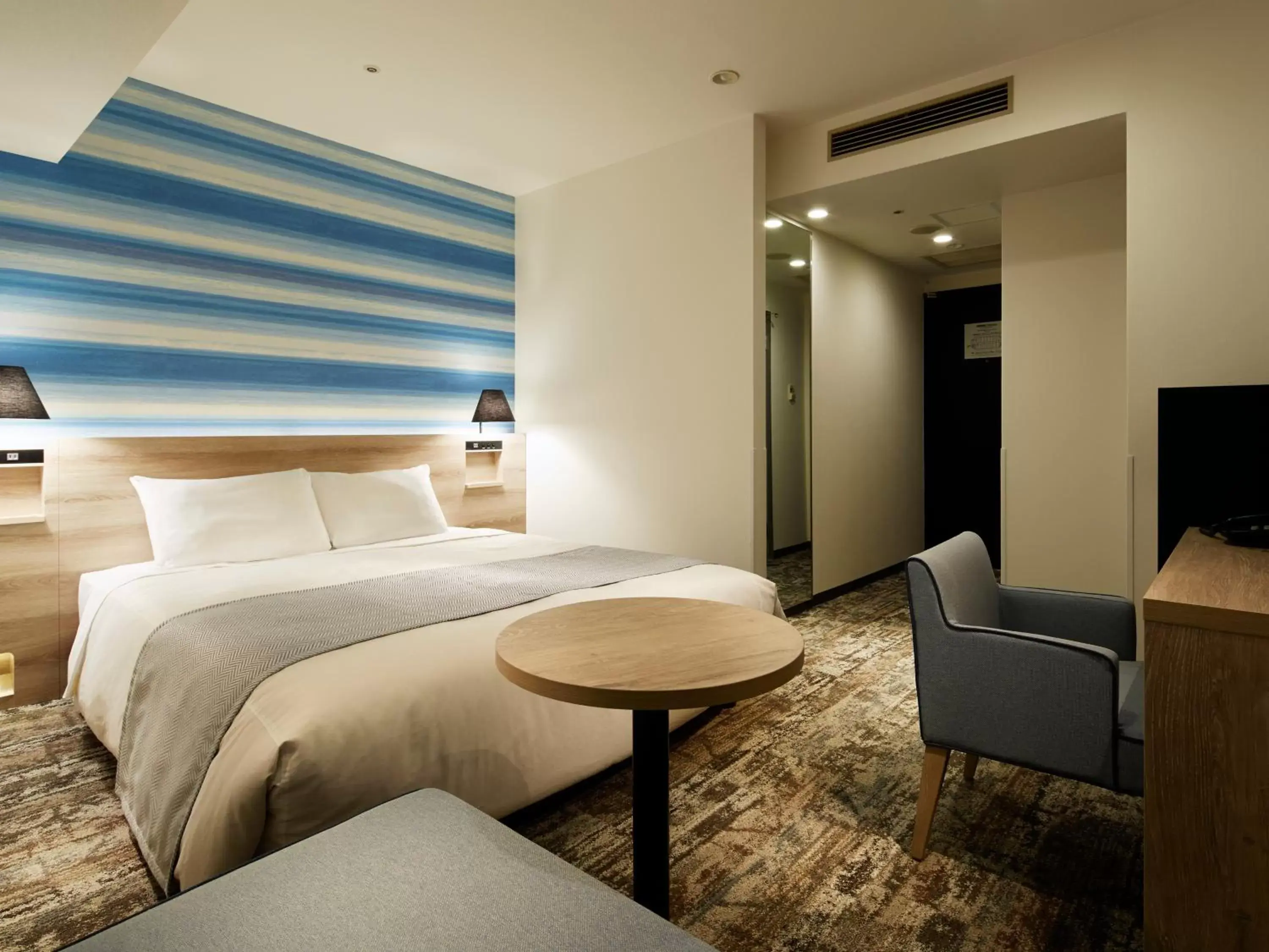 Moderate Queen Room - Smoking in Mitsui Garden Hotel Hiroshima Moderate Queen Room - Smoking in Mitsui Garden Hotel Hiroshima