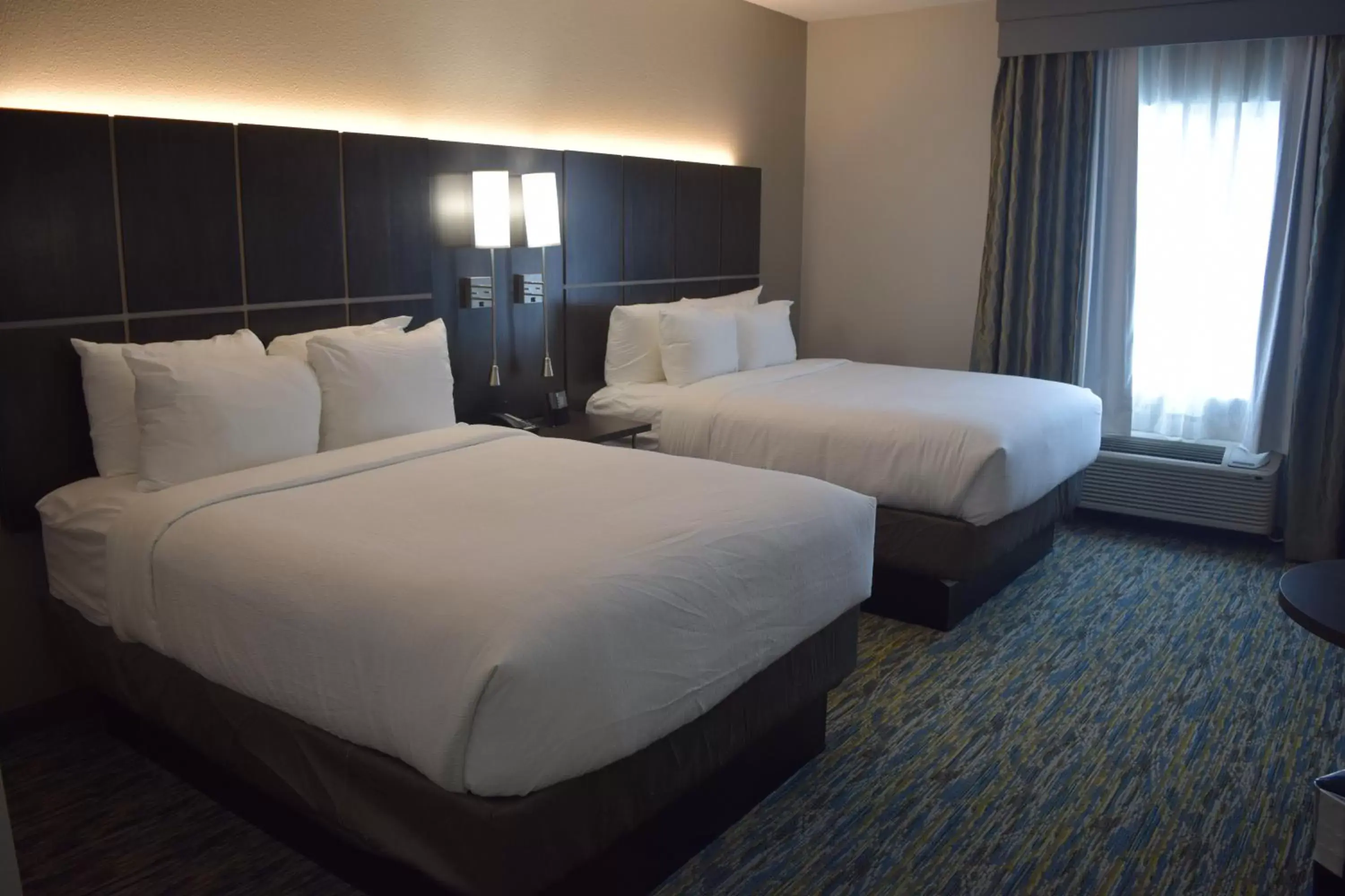 Photo of the whole room, Bed in Candlewood Suites - Nashville Metro Center, an IHG Hotel