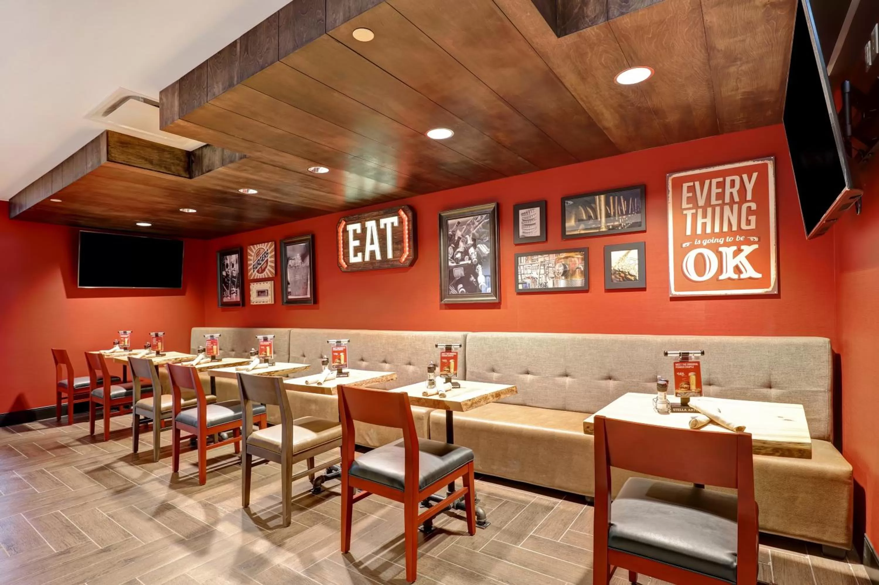 Restaurant/places to eat in Holiday Inn - Mississauga Toronto West by IHG