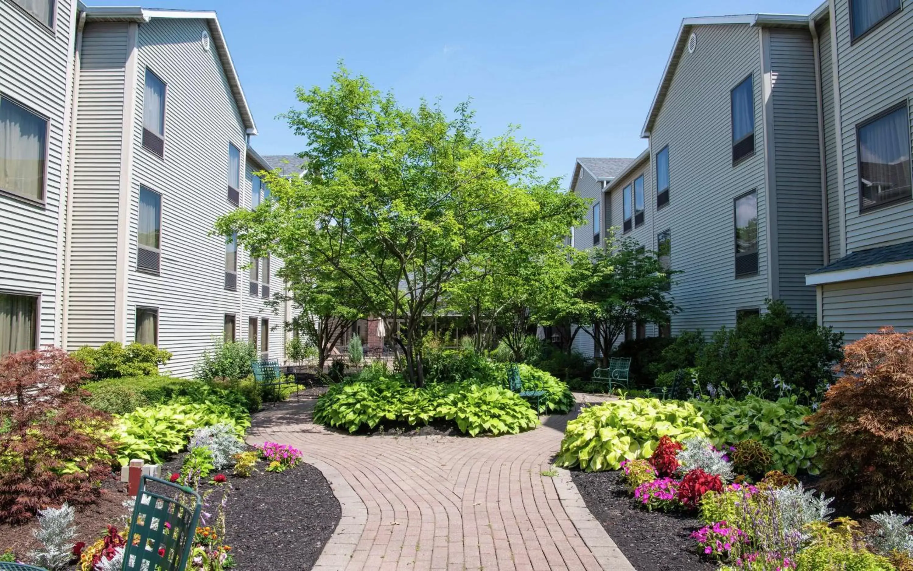Inner courtyard view, Property Building in Hampton Inn & Suites Rochester/Victor