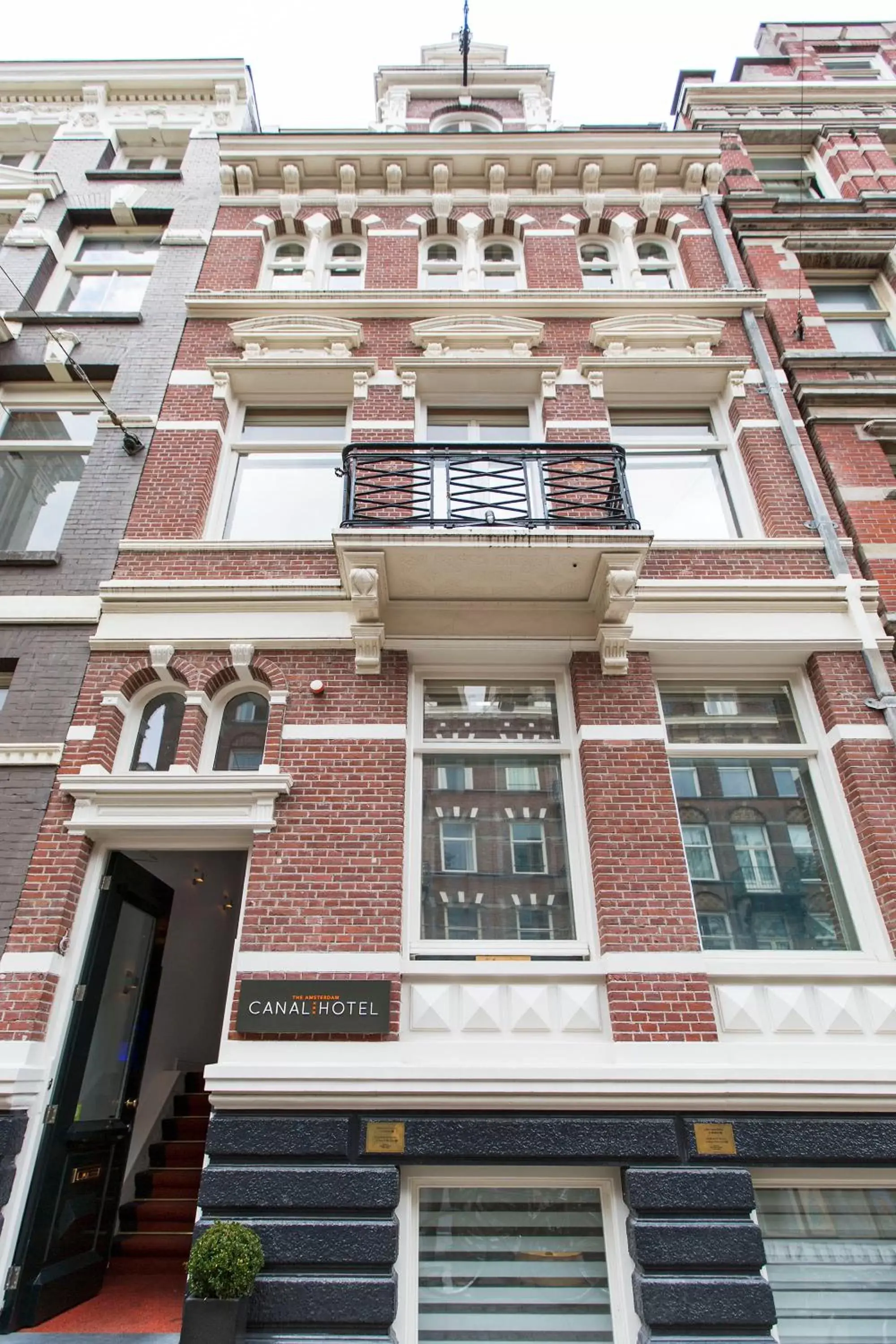 Facade/entrance, Property Building in Amsterdam Canal Hotel