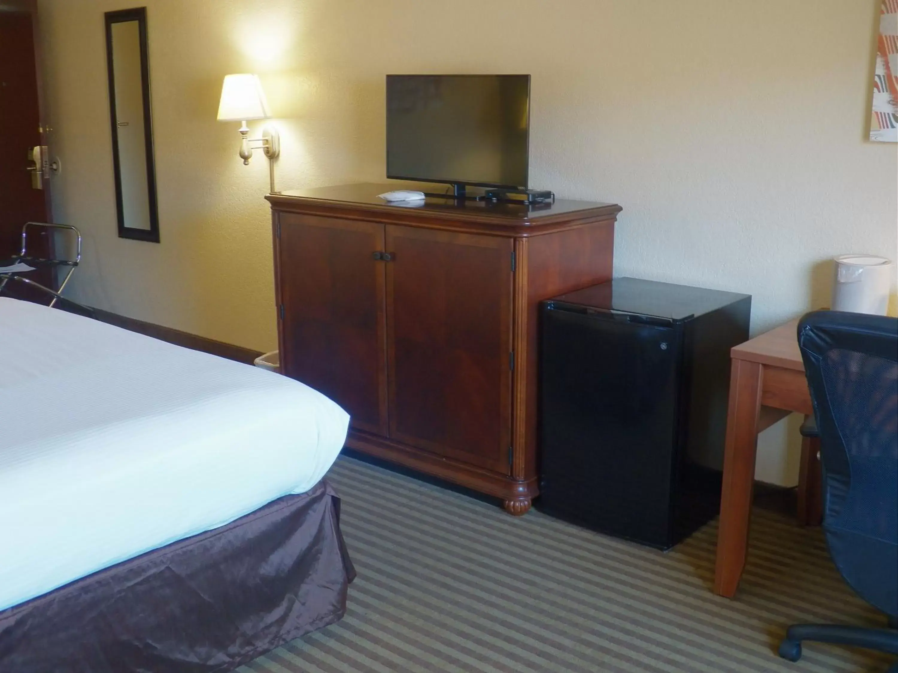 TV/Entertainment Center in Best Western of Wise