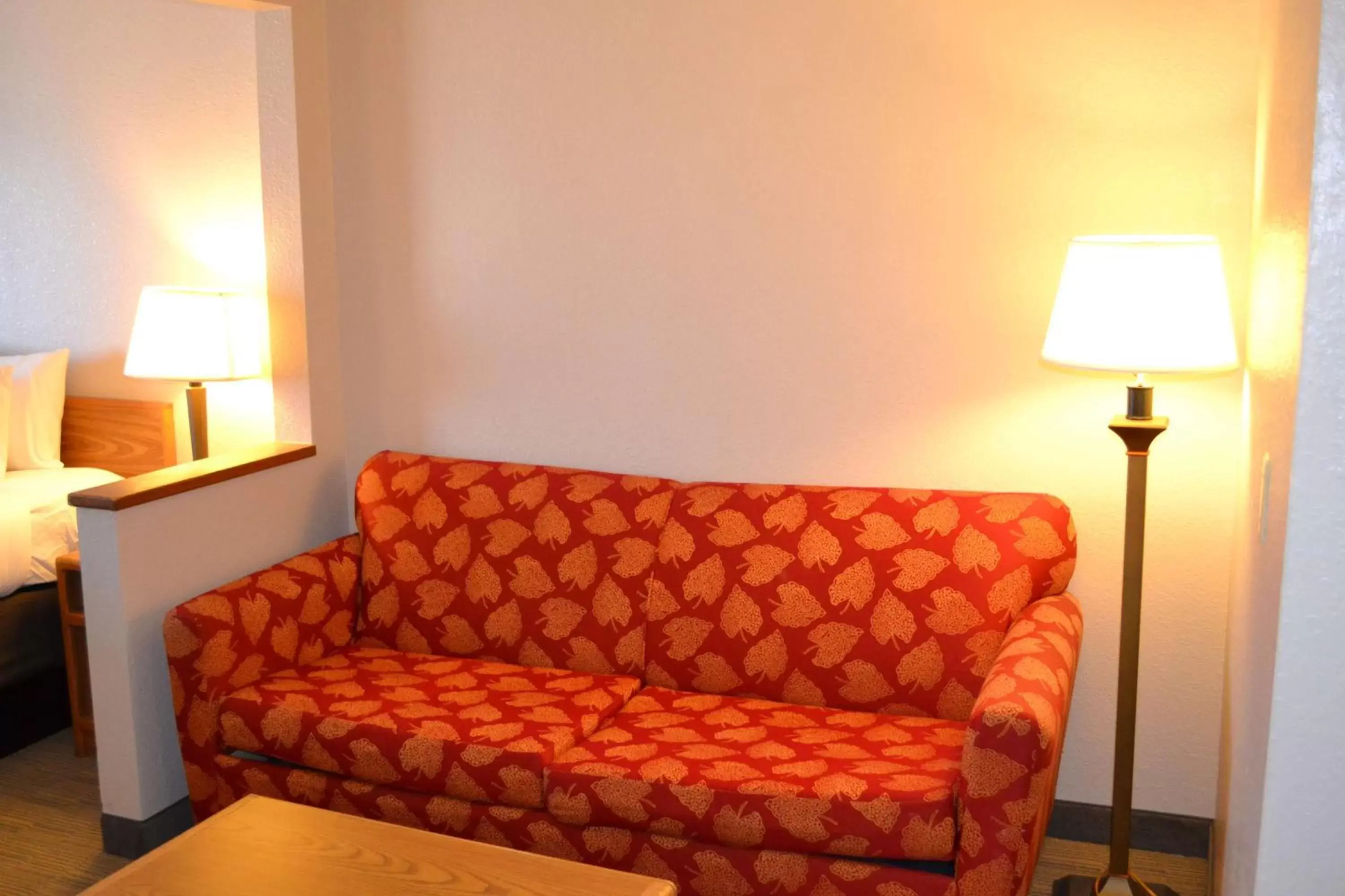 Photo of the whole room, Seating Area in Country Inn & Suites by Radisson, Fairview Heights, IL