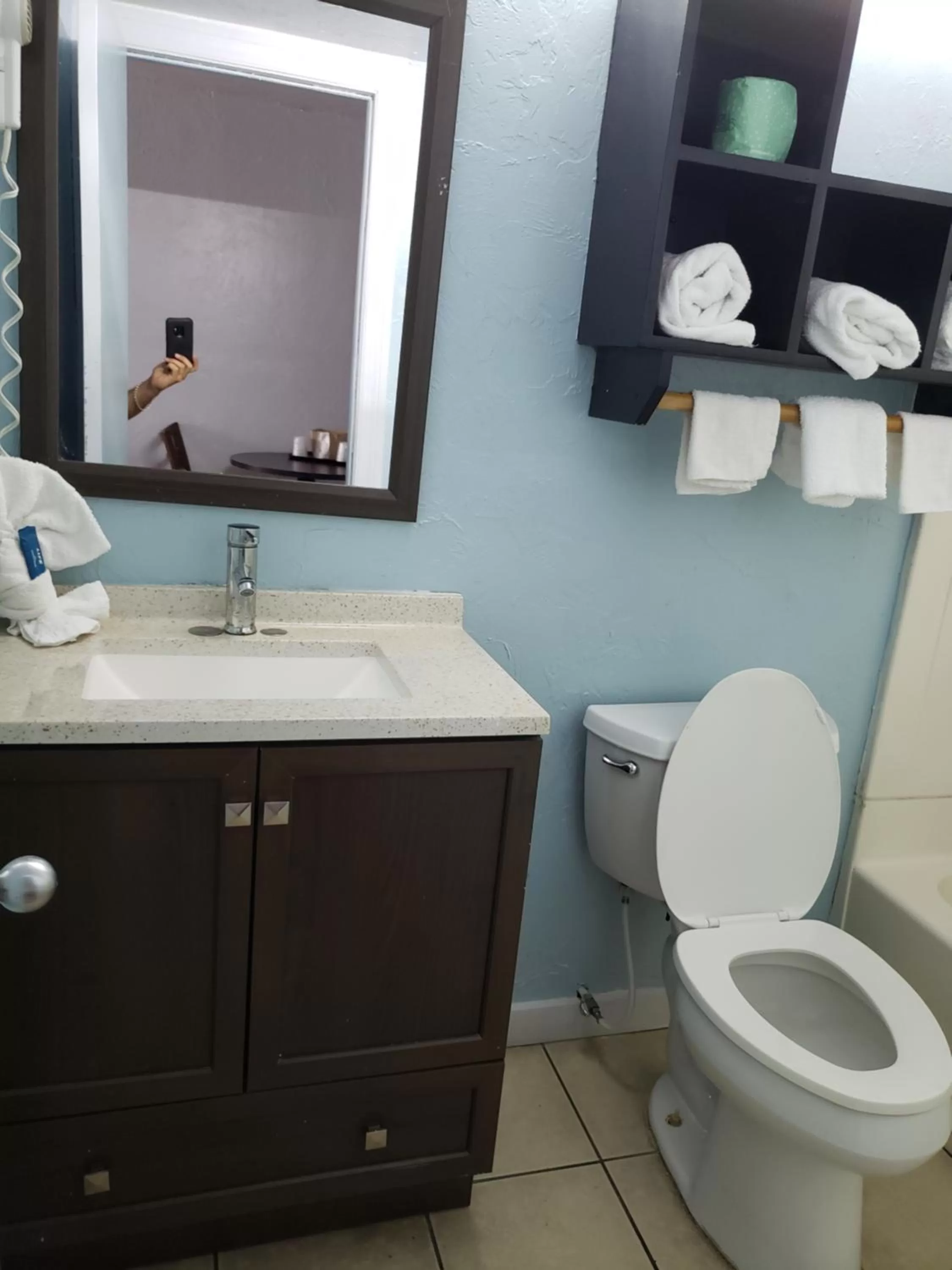 Bathroom in Topaz Motel - Flagler Beach