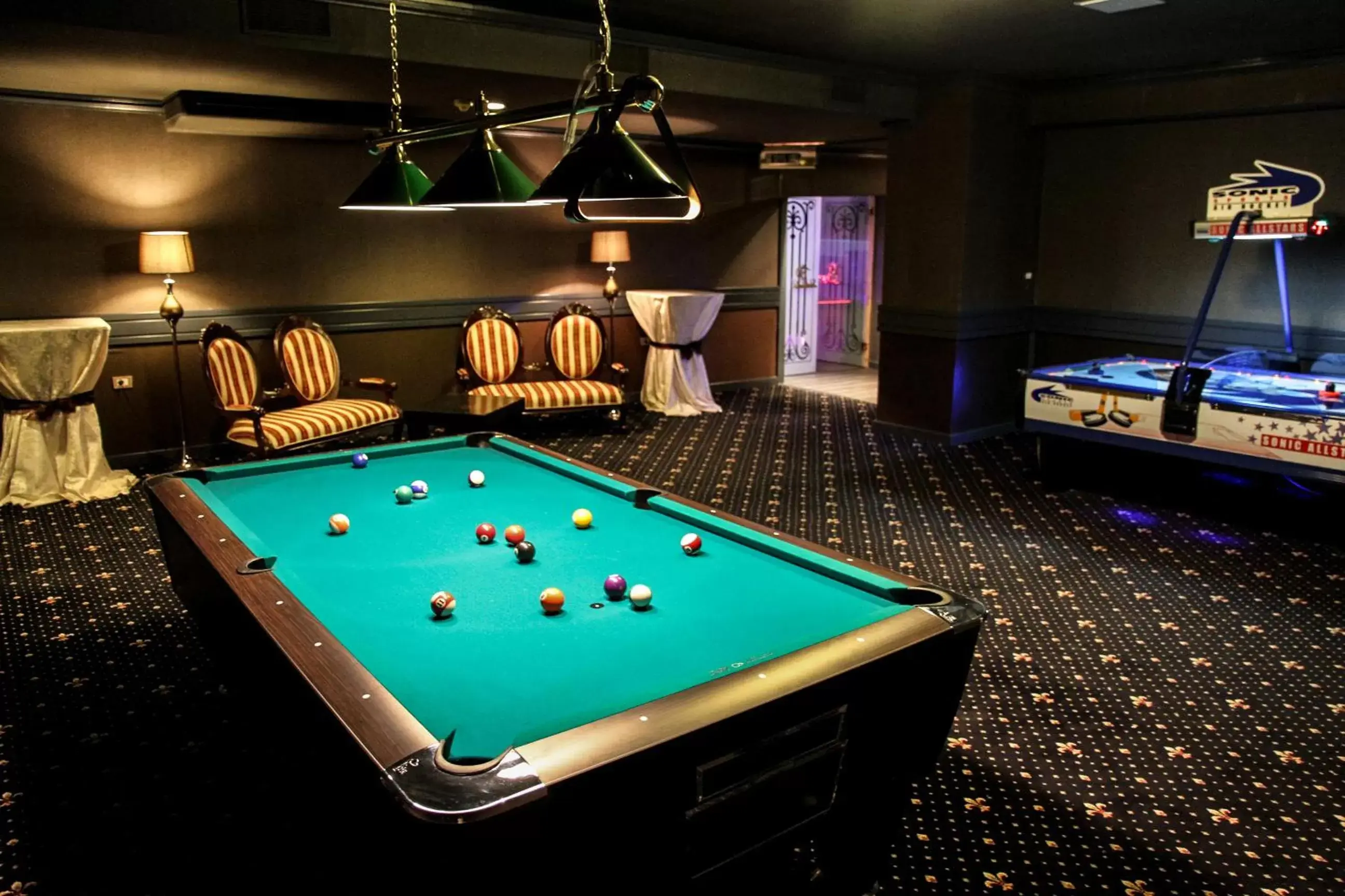 Activities, Billiards in Phoenicia Grand Hotel