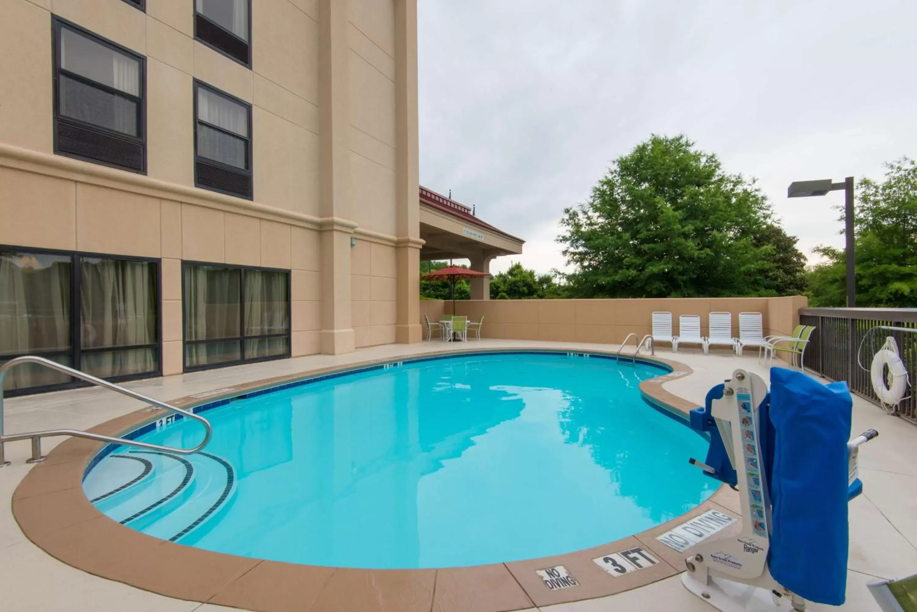 Pool view, Swimming Pool in Hampton Inn Wilkesboro