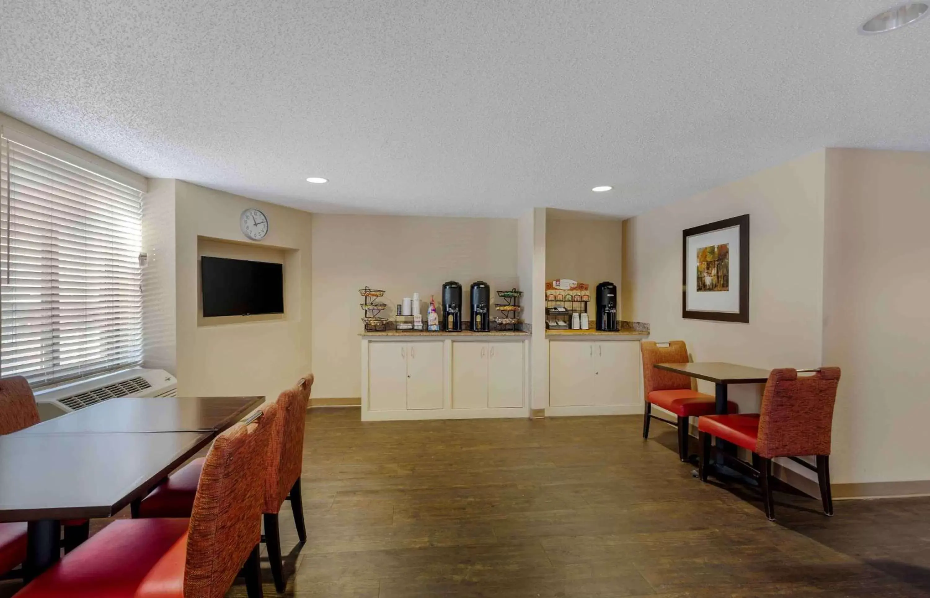 Breakfast in Extended Stay America Select Suites - Dallas - Las Colinas - Meadow Creek Dr