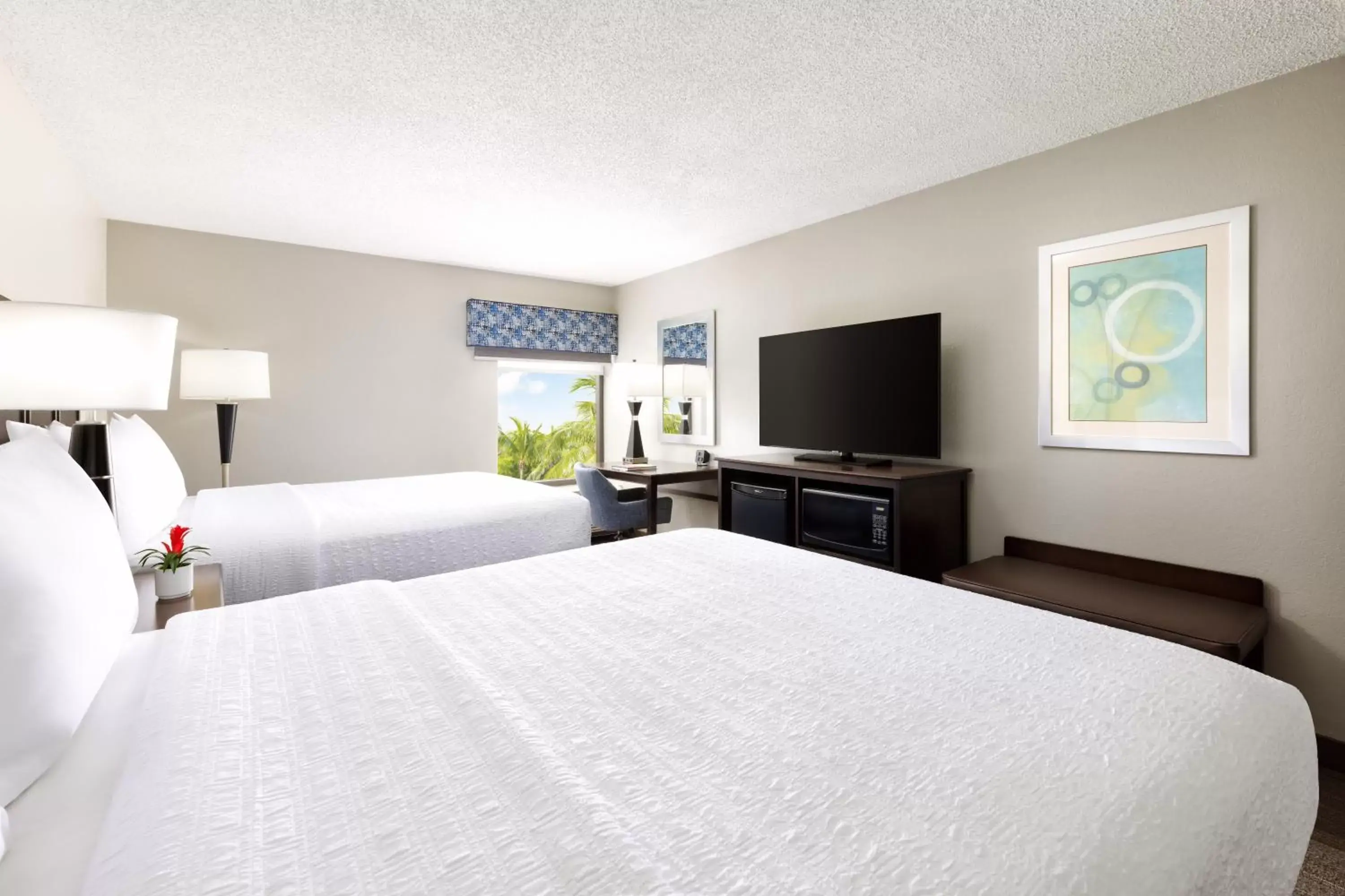 Guests, Bed in Hampton Inn Naples-Central