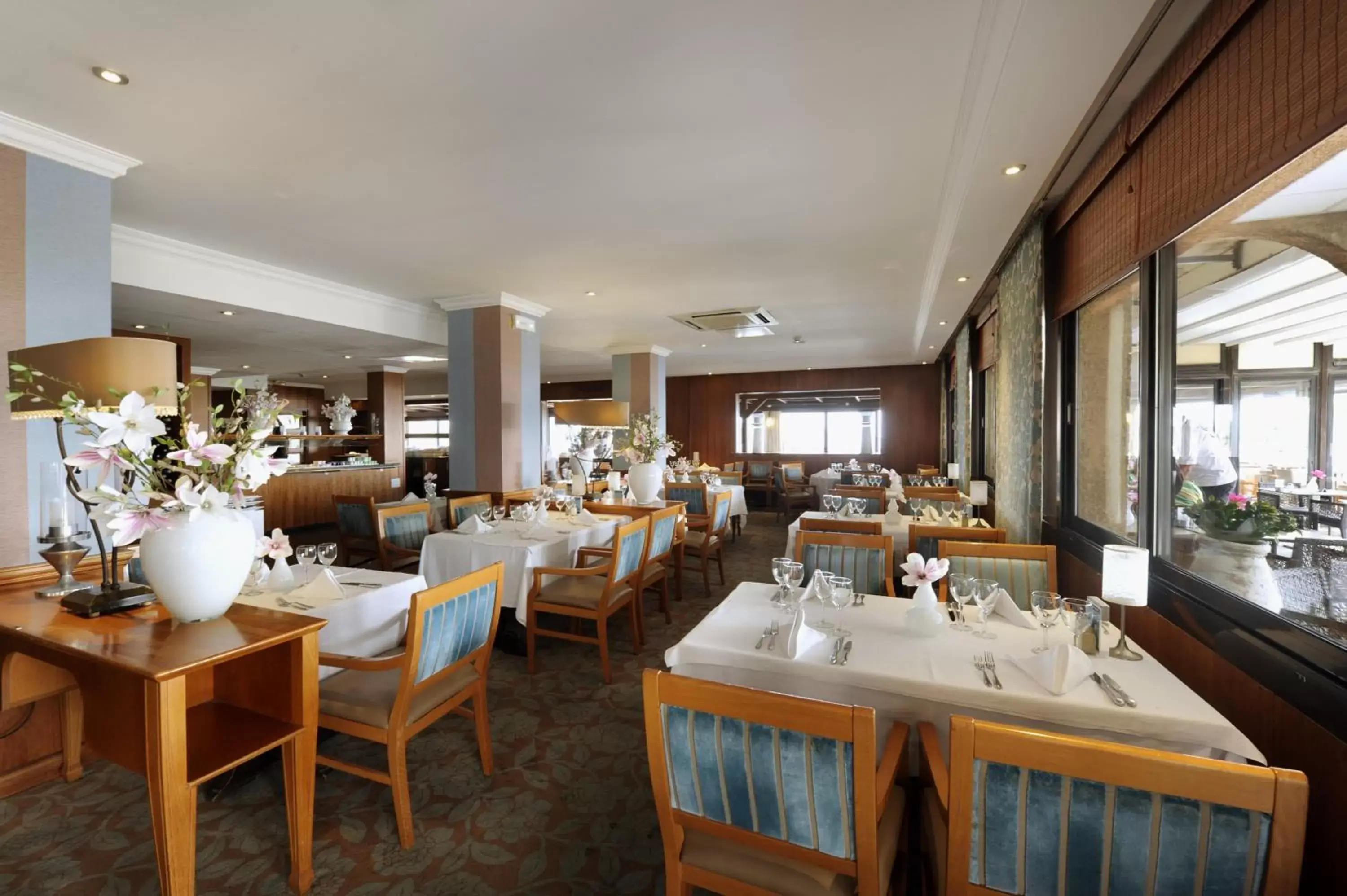 Restaurant/Places to Eat in Van der Valk Hotel Saint-Aygulf