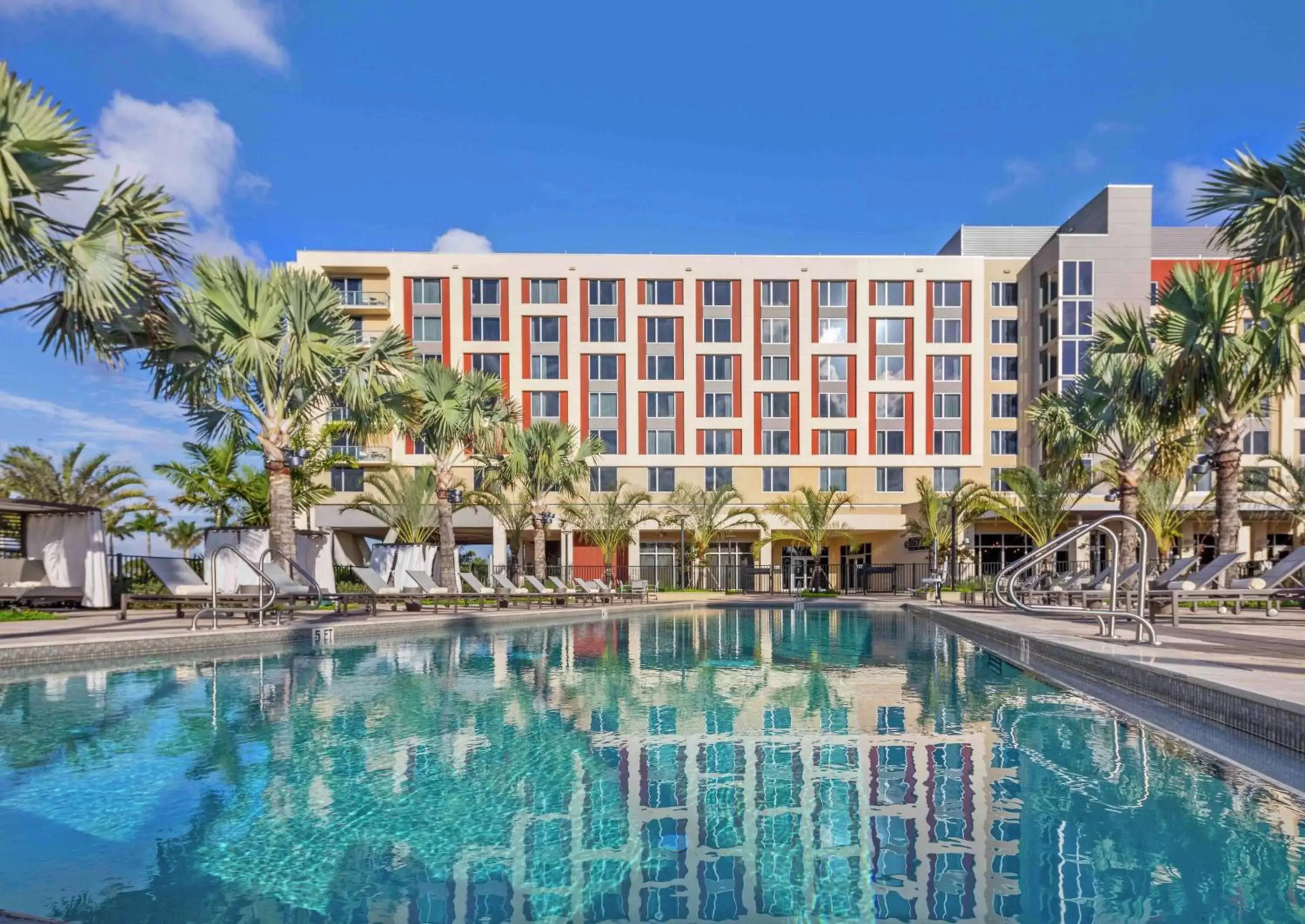 Pool view, Property Building in Hilton Miami Dadeland