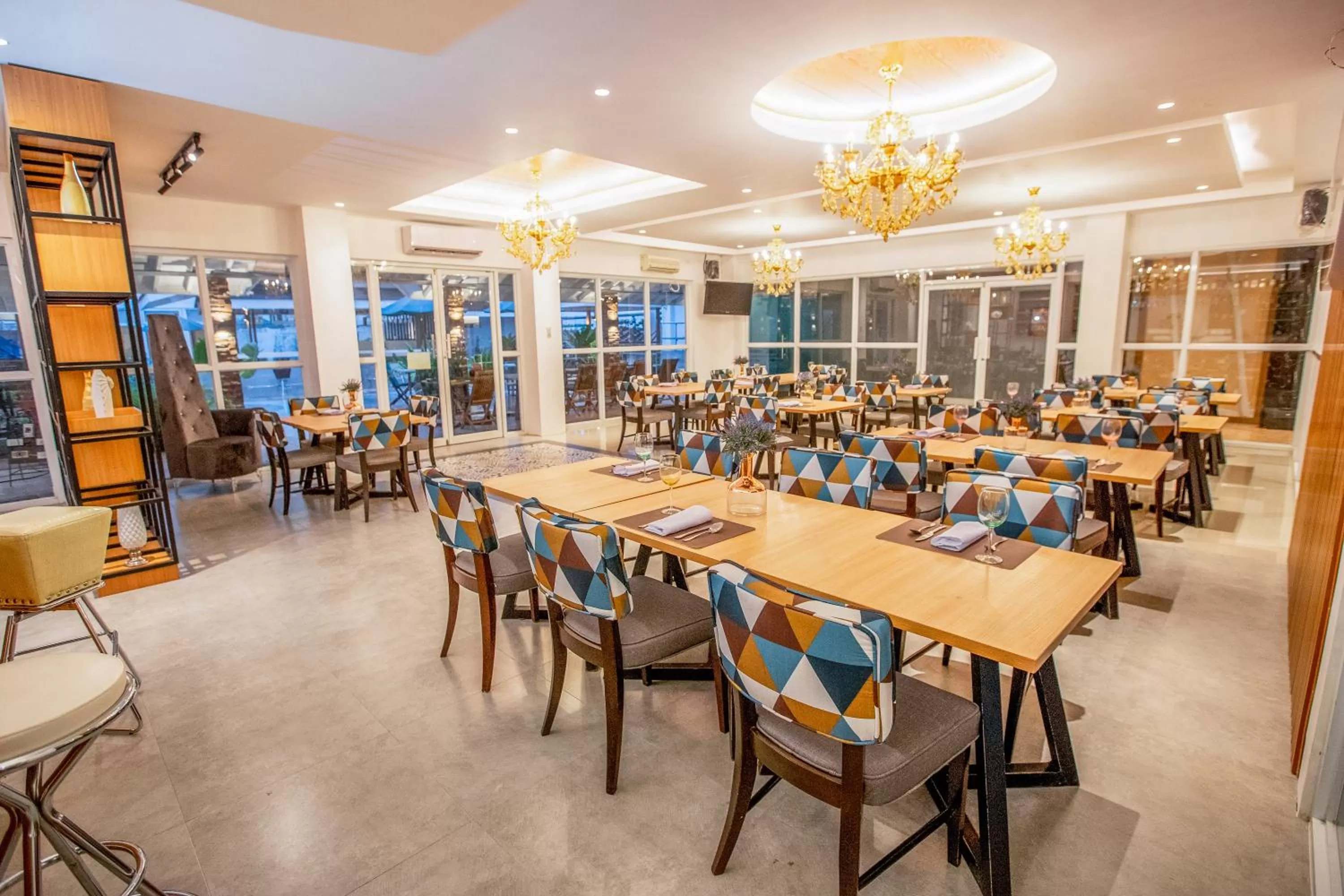 Restaurant/places to eat in Solano Hotel