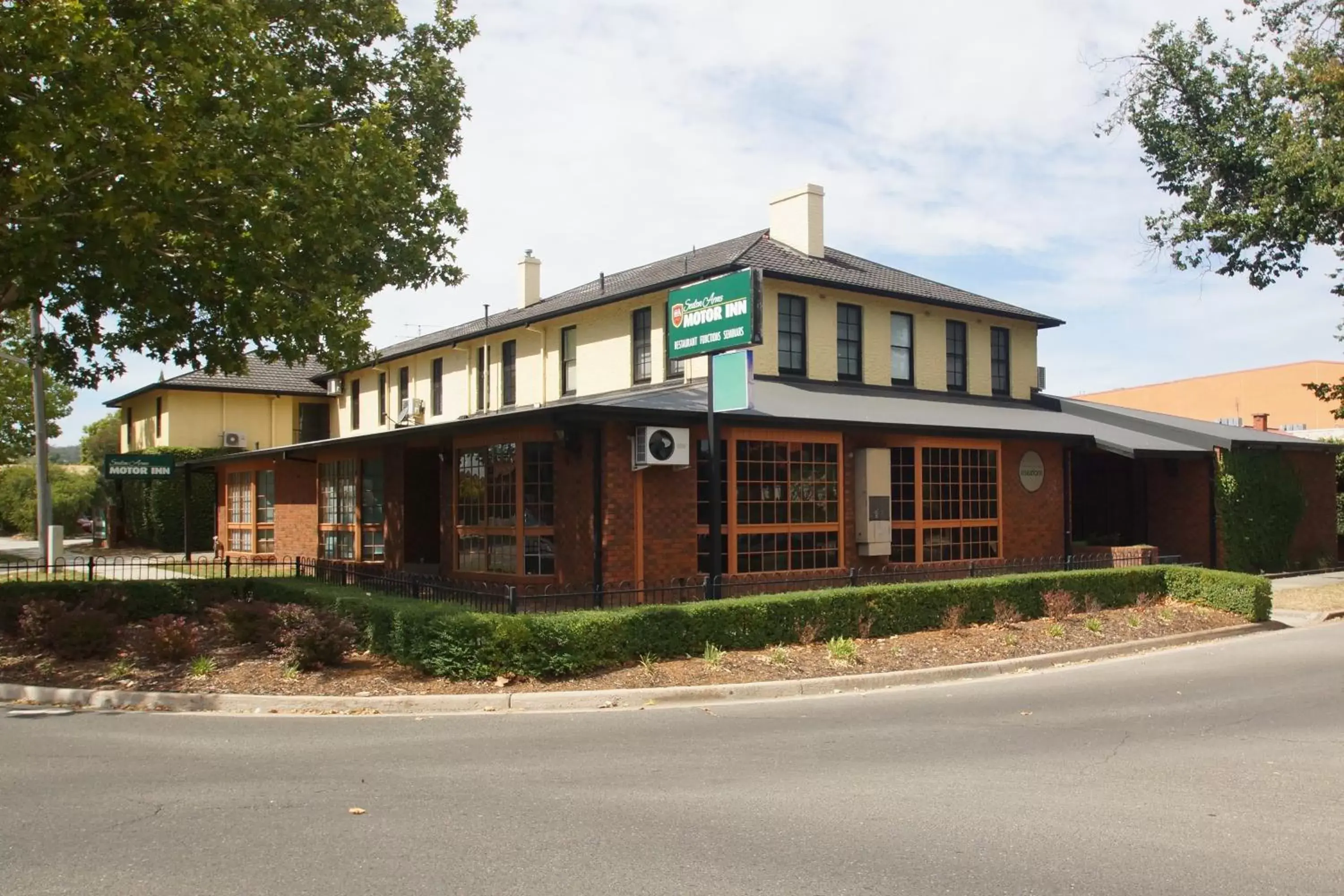 Property Building in Seaton Arms Motor Inn