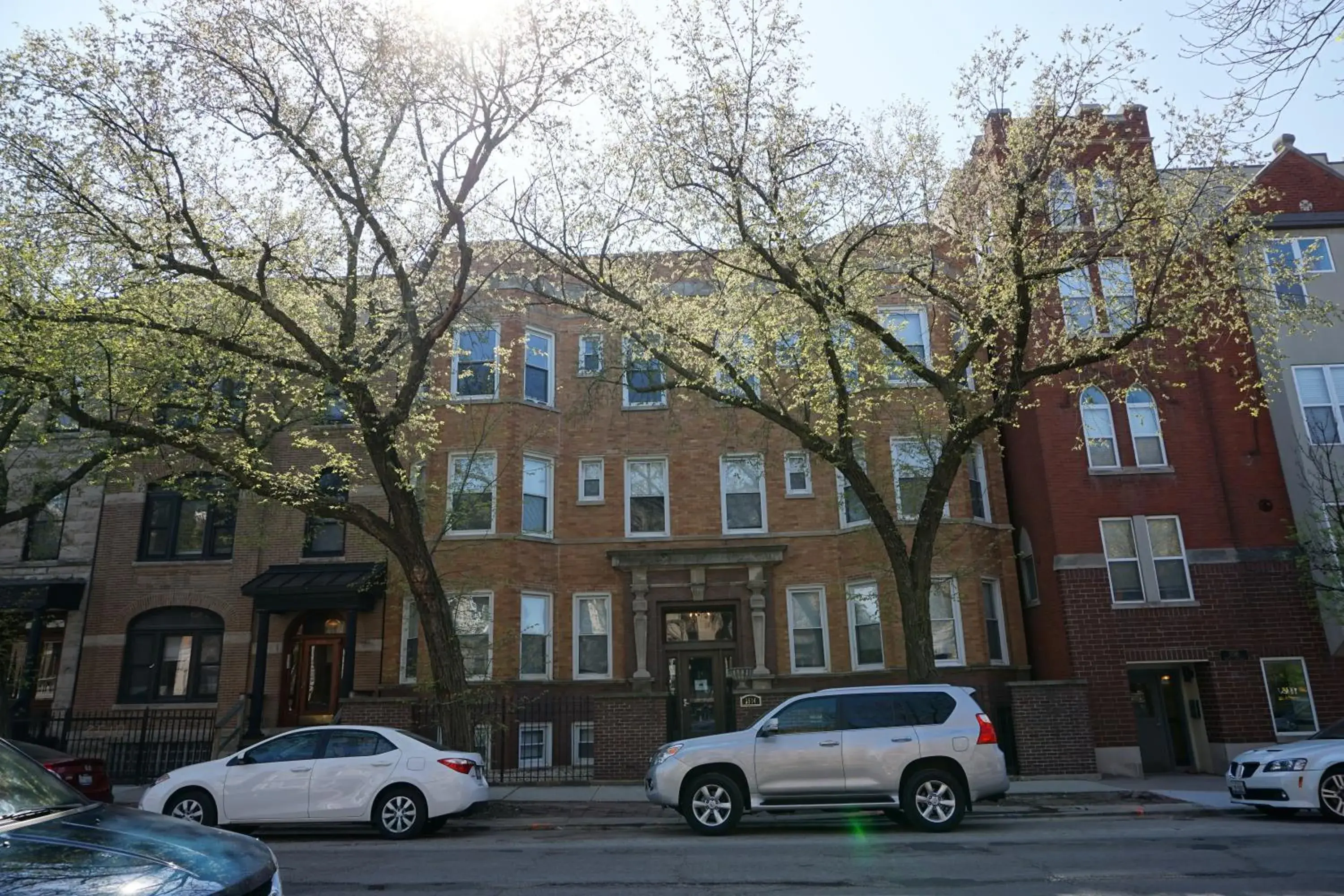 Property building in Wrigley Hostel - Chicago Property building in Wrigley Hostel - Chicago