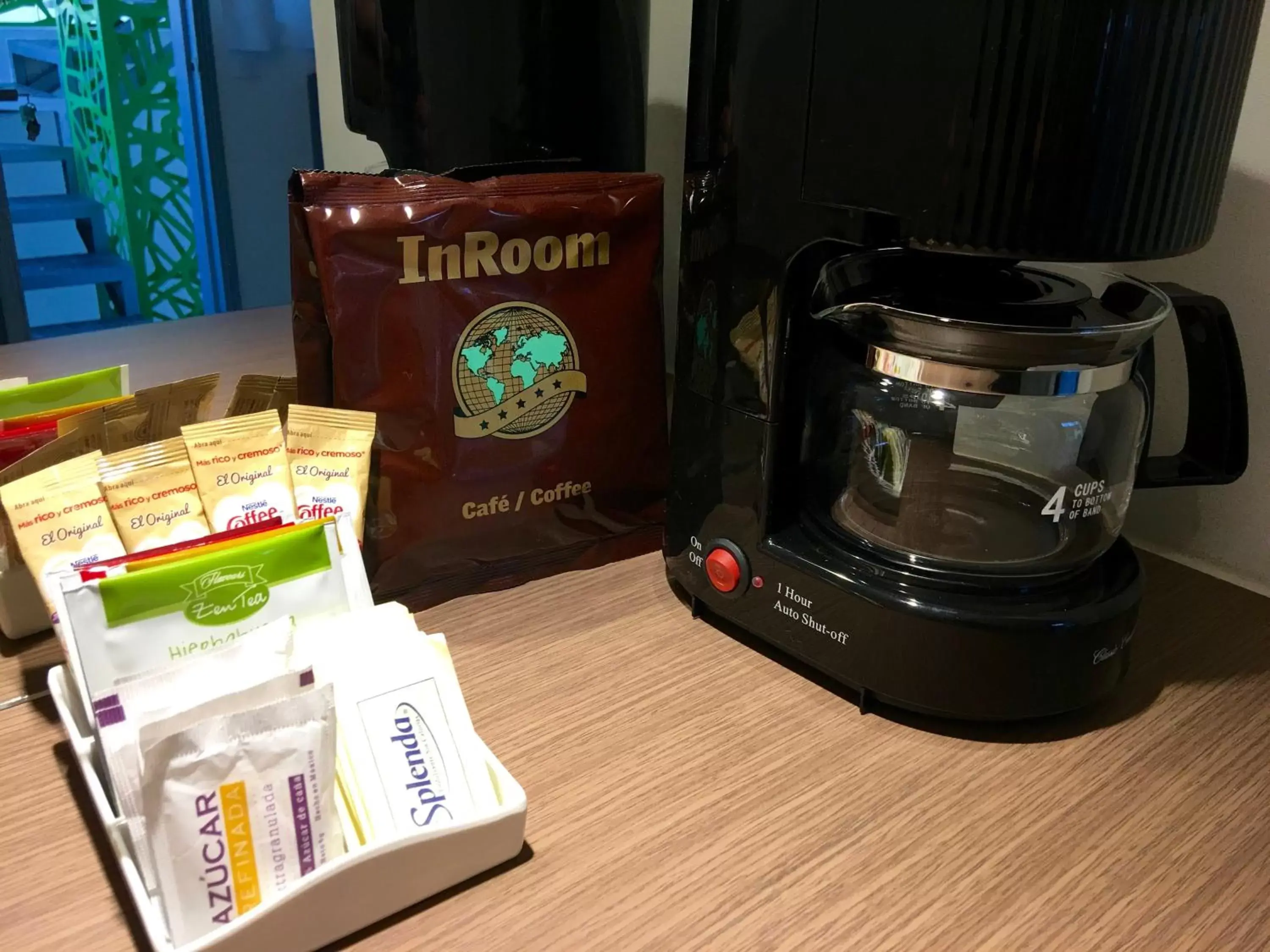 Coffee/tea facilities in Herbal Inn Suites