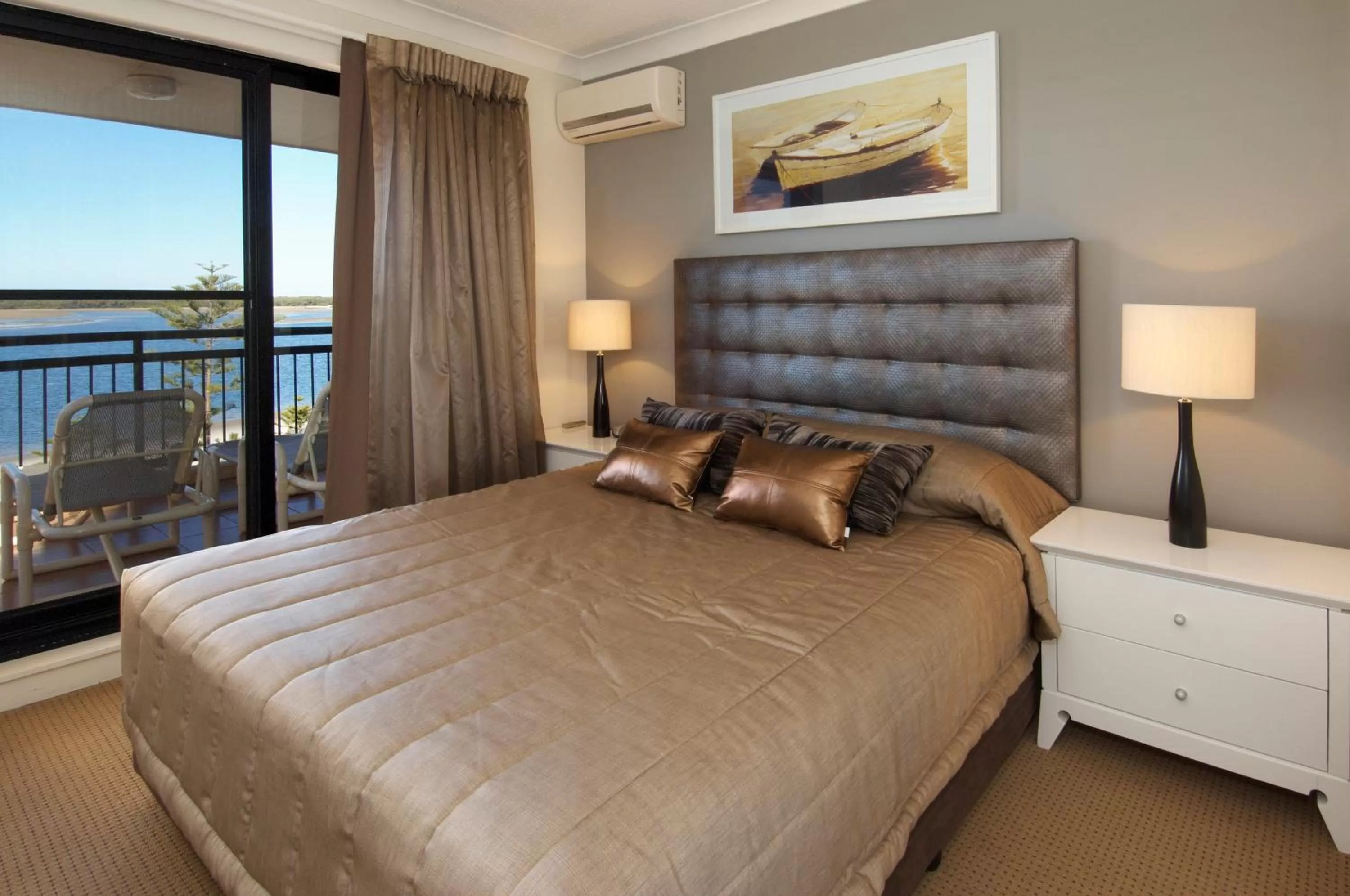 Bed in Windsurfer Resort