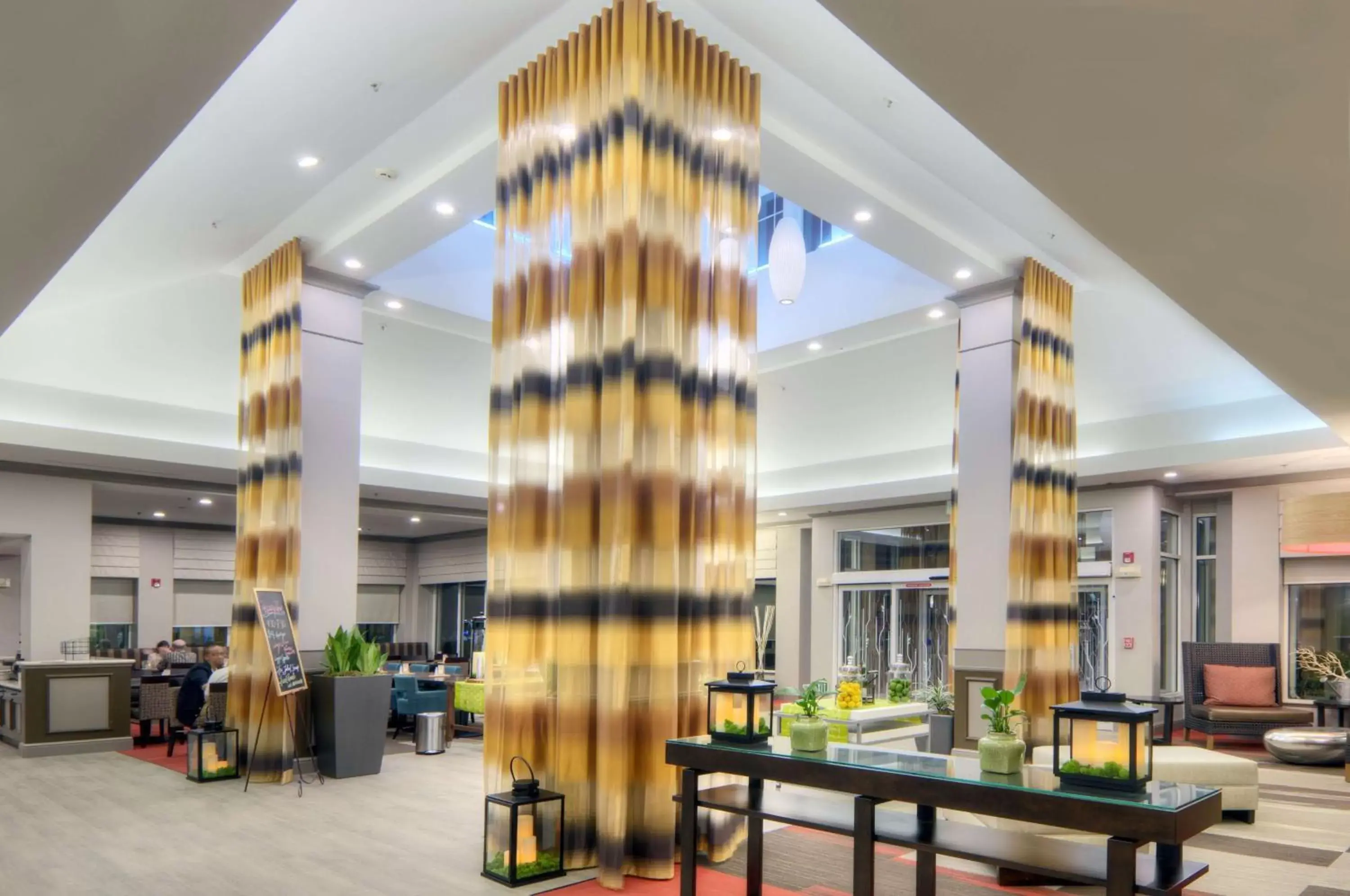 Lobby or reception, Restaurant/Places to Eat in Hilton Garden Inn Livermore